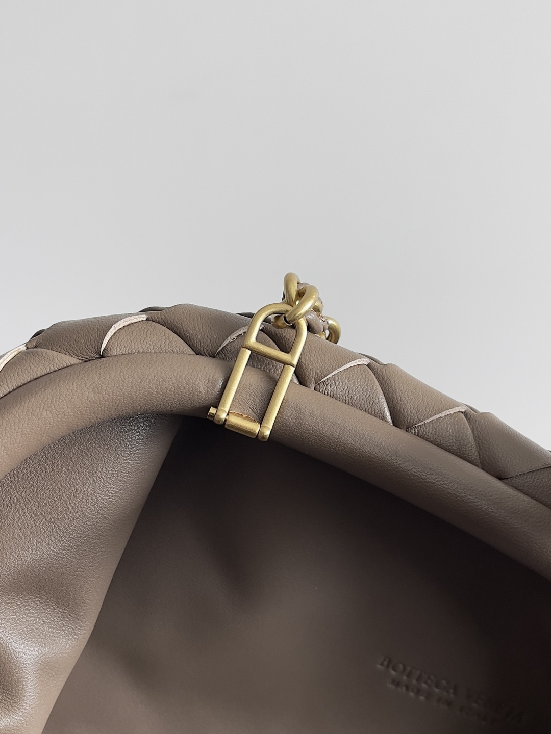 BOTTEGA VENETA  LAUREN  CLUTCH Andiamo Parachute  31x16.5x11cm