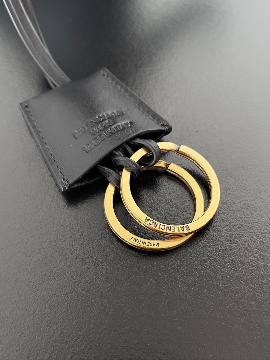 Balenciaga Bel Air Hobo 26.9×25.9×9.9cm 811018m