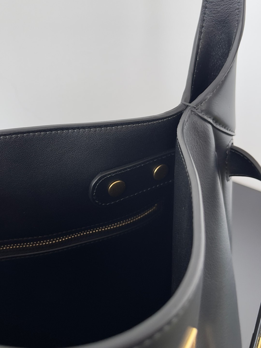 Balenciaga Bel Air Hobo 26.9×25.9×9.9cm 811018m