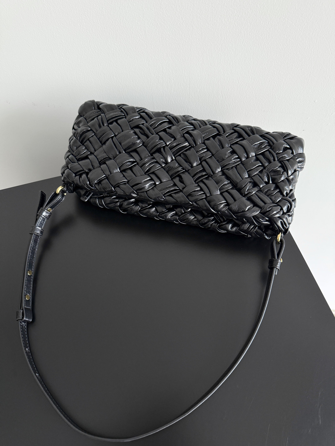 Bottega Veneta Kalimero cha cha 28.5x15x6cm 785780