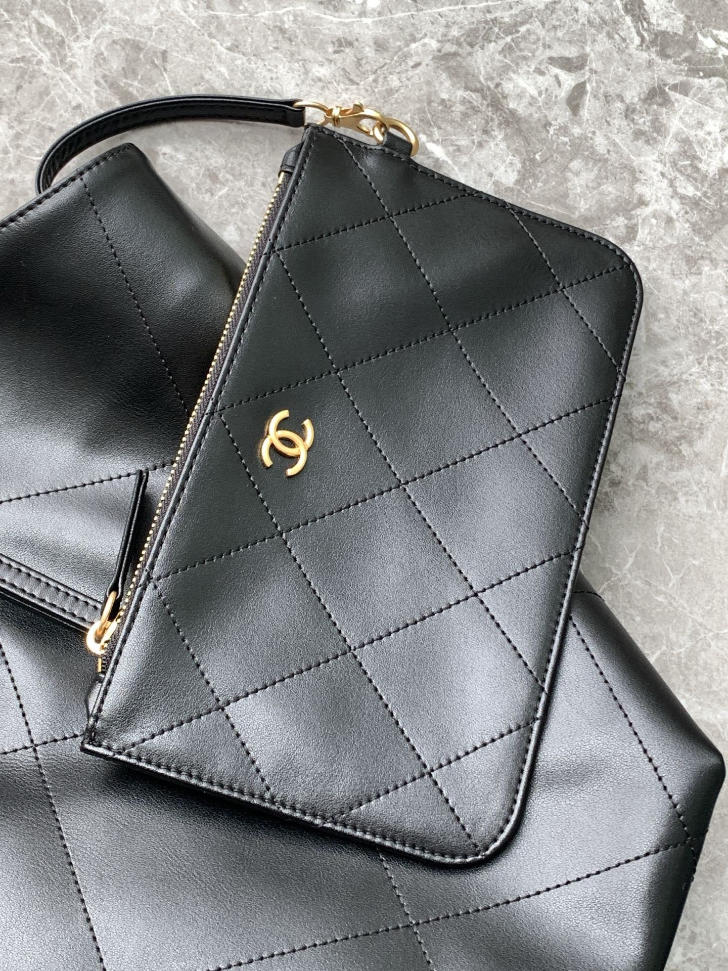 Chanel Maxi Shopping Bag AS5463 36 x 59 x 13cm