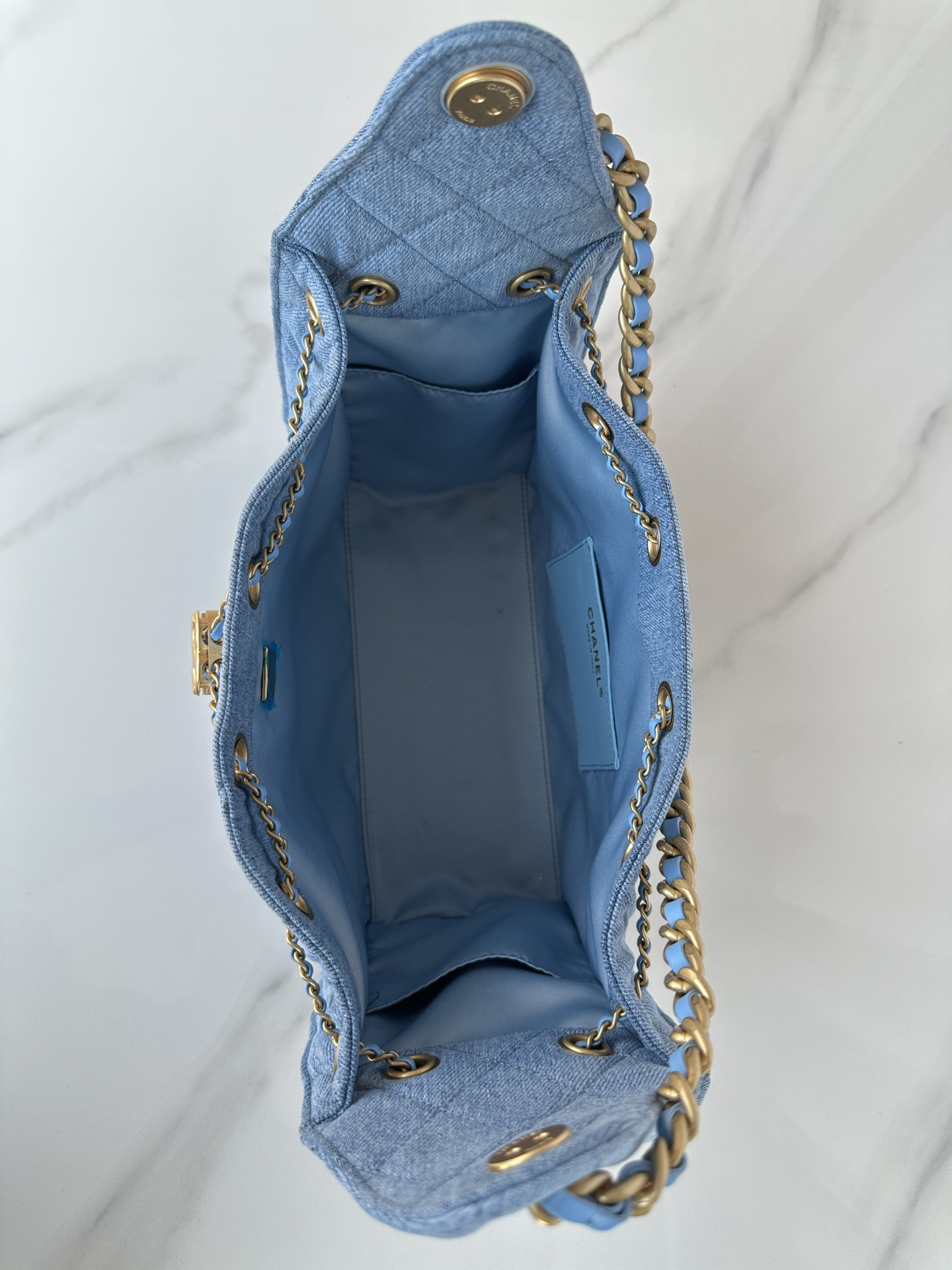 CHANEL 25 small Bucket Hobo handbag AS5293 30x26x14cm