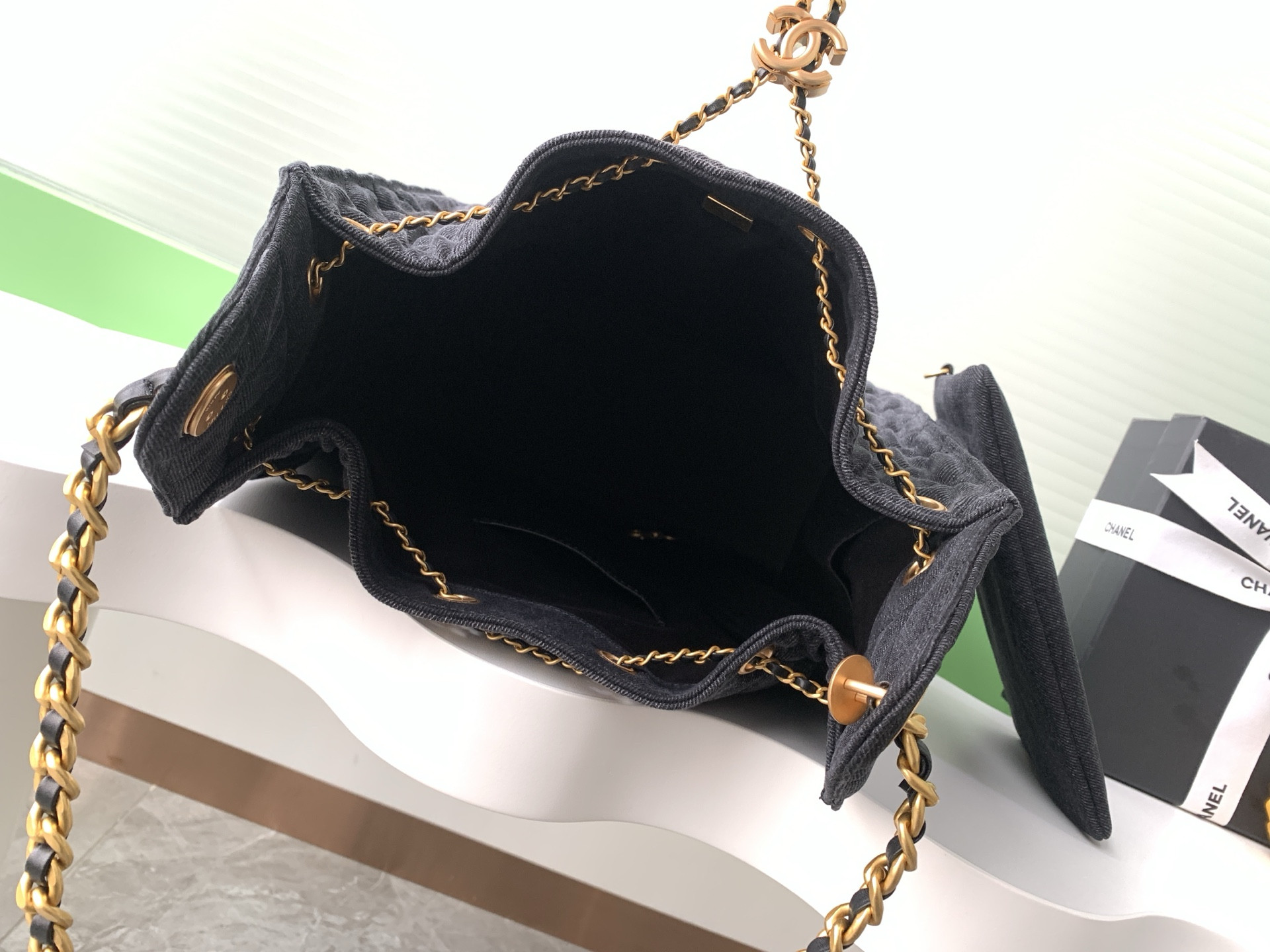 CHANEL 25C Bucket Hobo Bag AS5231 40x30x15cm