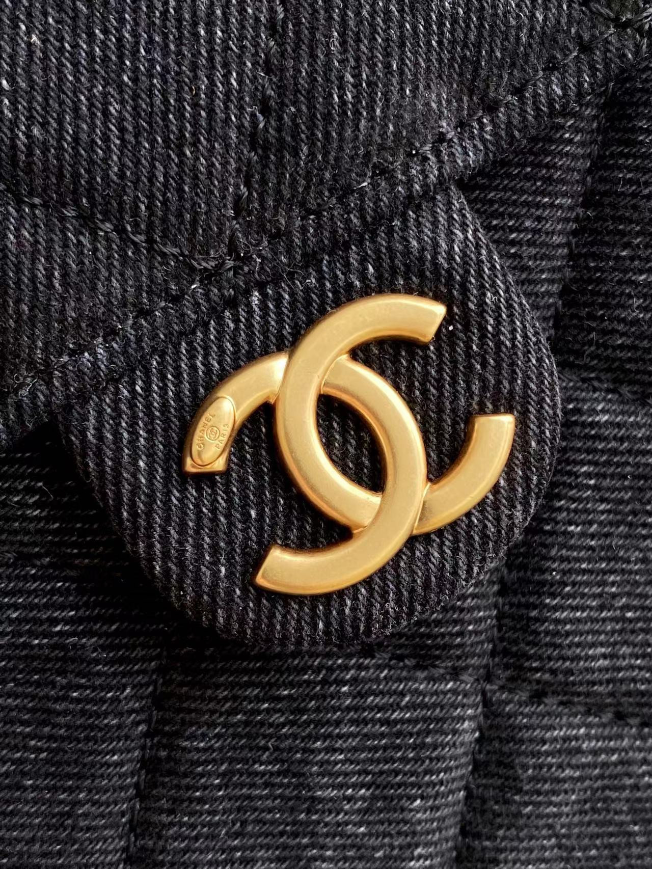 CHANEL 25 small Bucket Hobo handbag AS5293 30x26x14cm