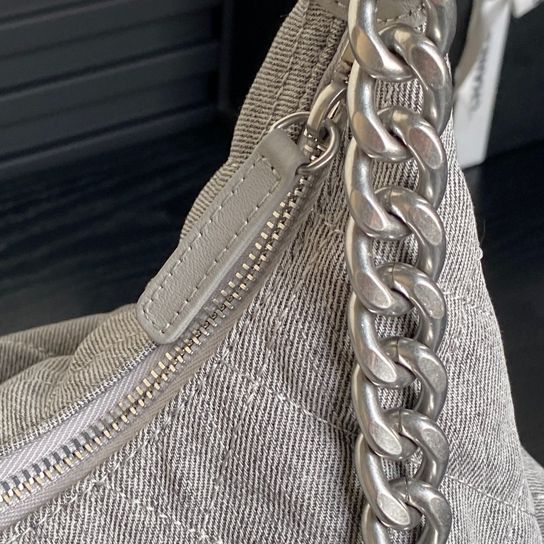 Chanel 25c Maxi Hobo Bag 27×35×18cm