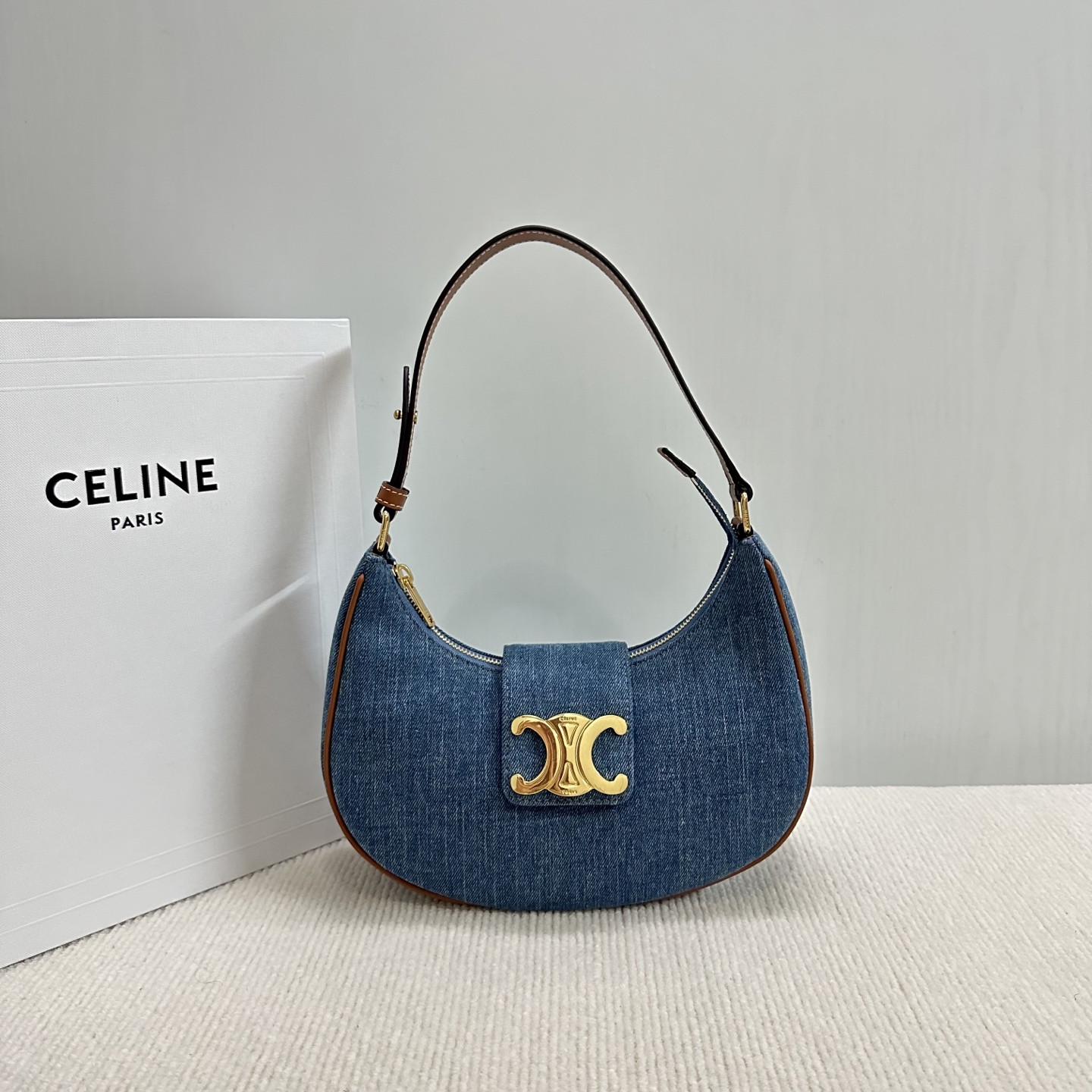Celine AVA Triomphe Bag 23x13.5x6cm