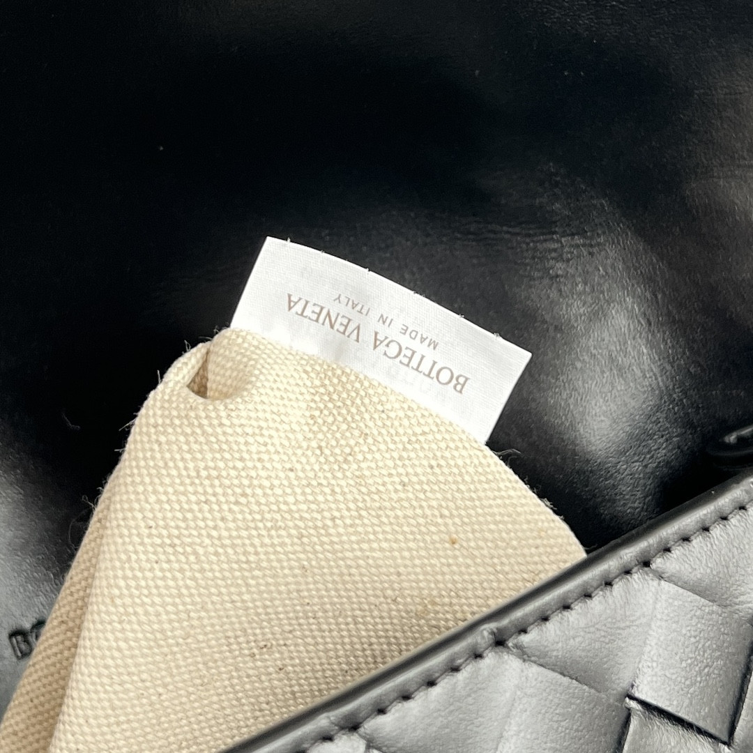 Bottega Veneta Piccolo 30x21x6.6cm