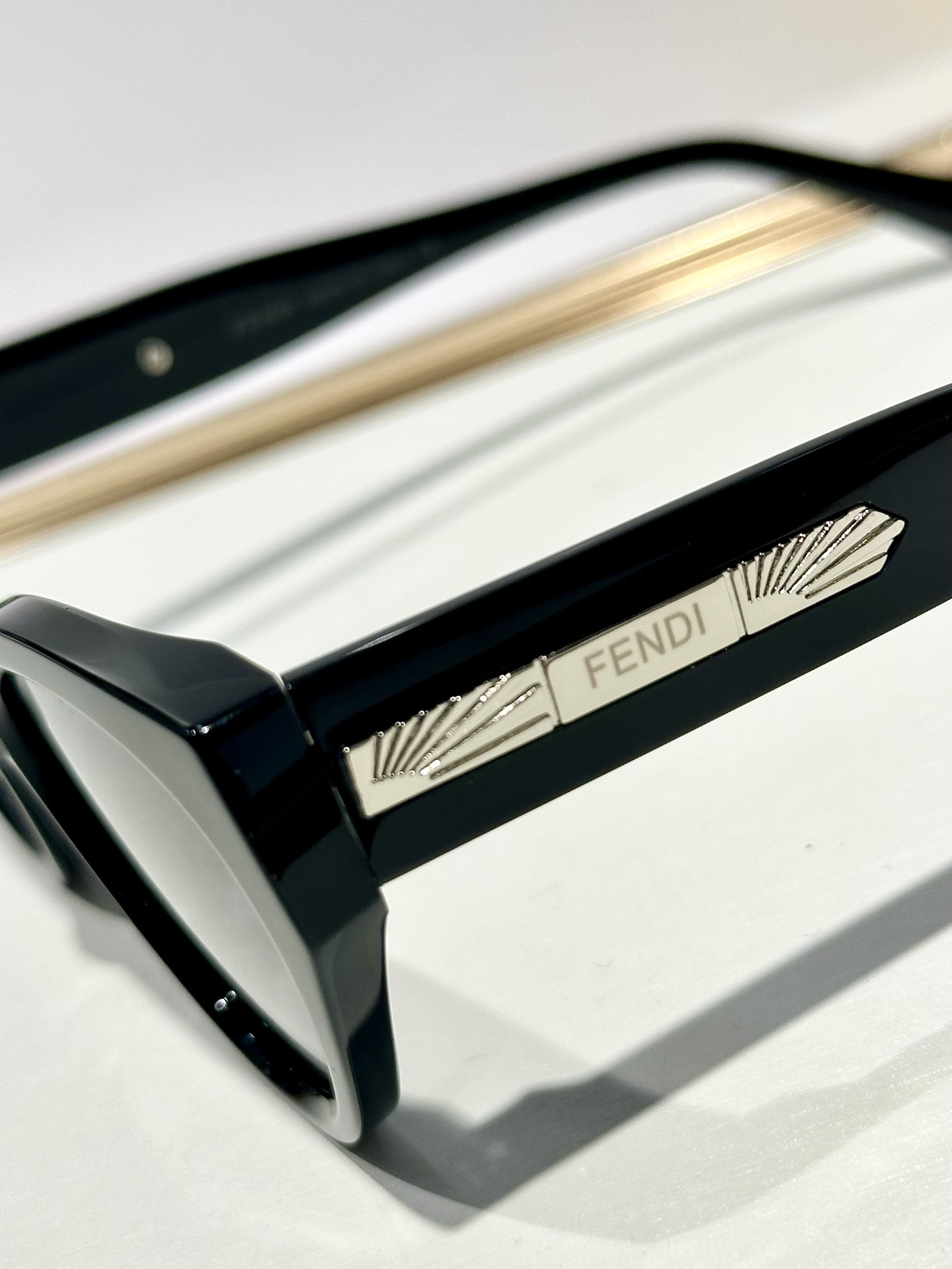 Fendi Glasses FE40164U 54-18-148