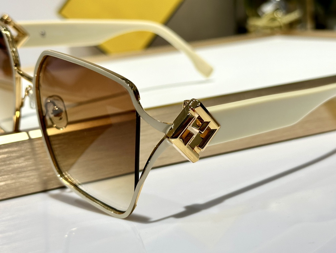 Fendi Glasses FE40151UU 50-21-135