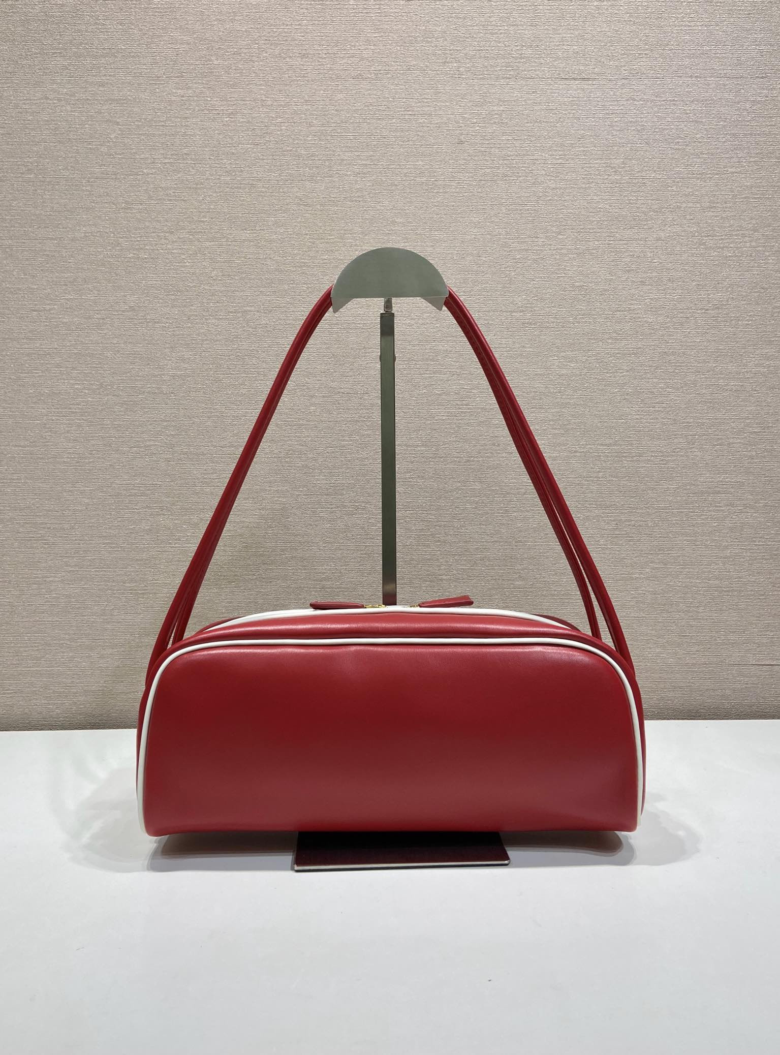 Prada Swing smooth leather shoulder bag 28x11.5x10cm