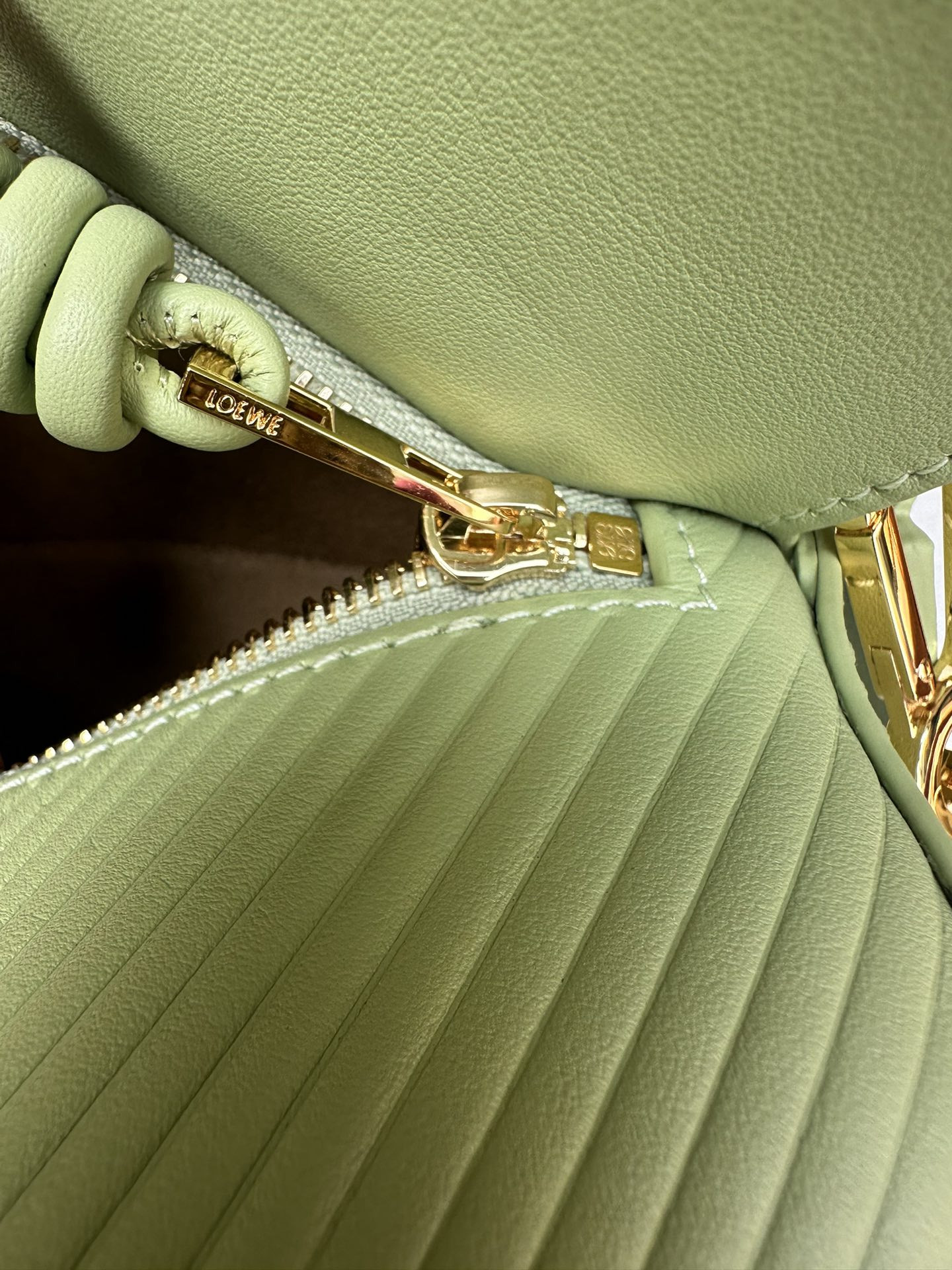 LOEWE Small Puzzle bag in calfskin 24x10.5x16.5cm