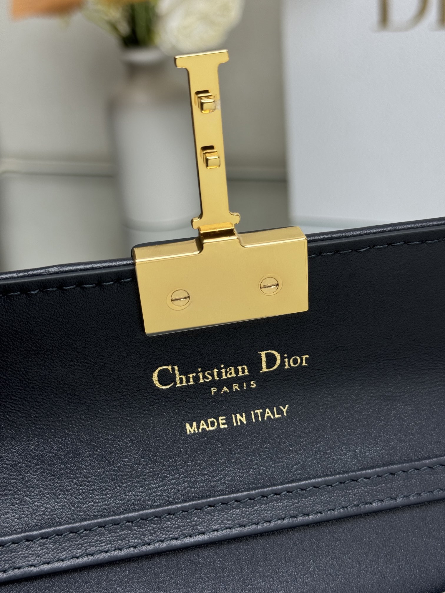 Dior Miss Montaigne mini bag 20 x 10 x 4 cm