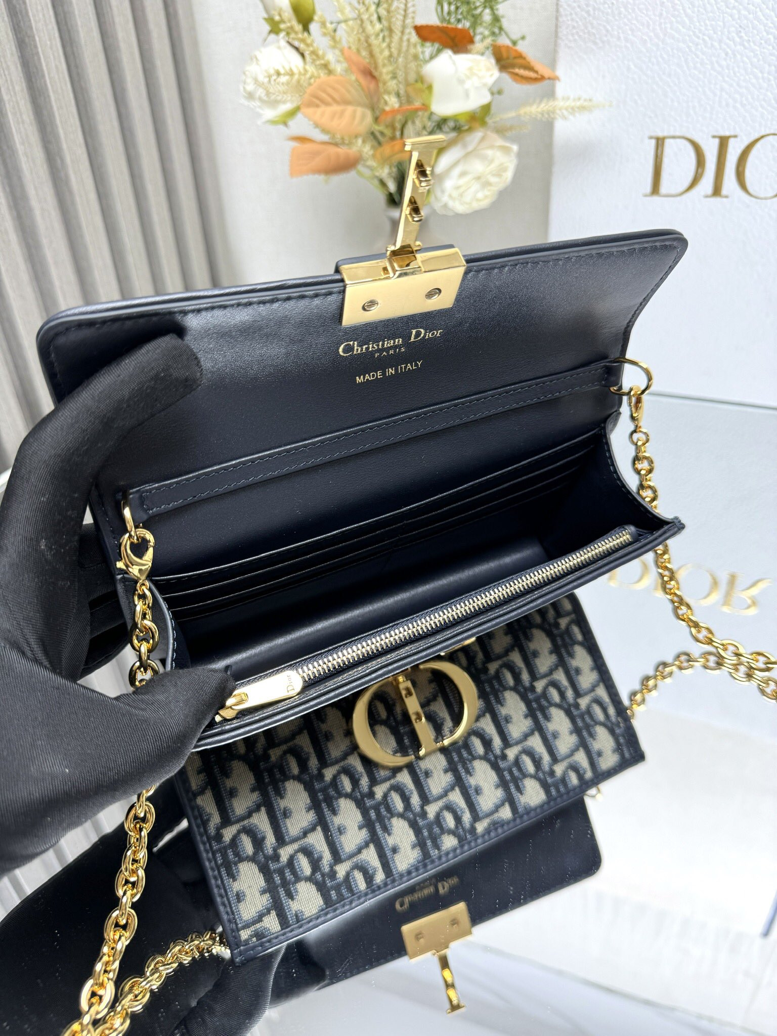 Dior Miss Montaigne mini bag 20 x 10 x 4 cm