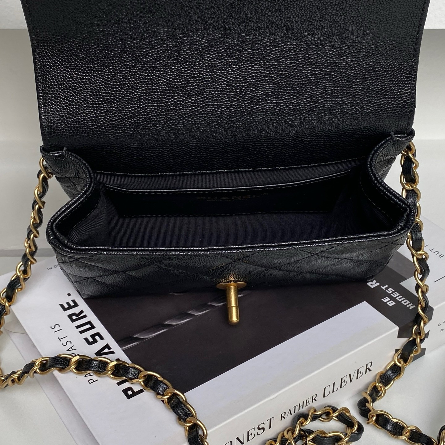 Chanel Flap Handbag AS5239 18×13×5.5cm