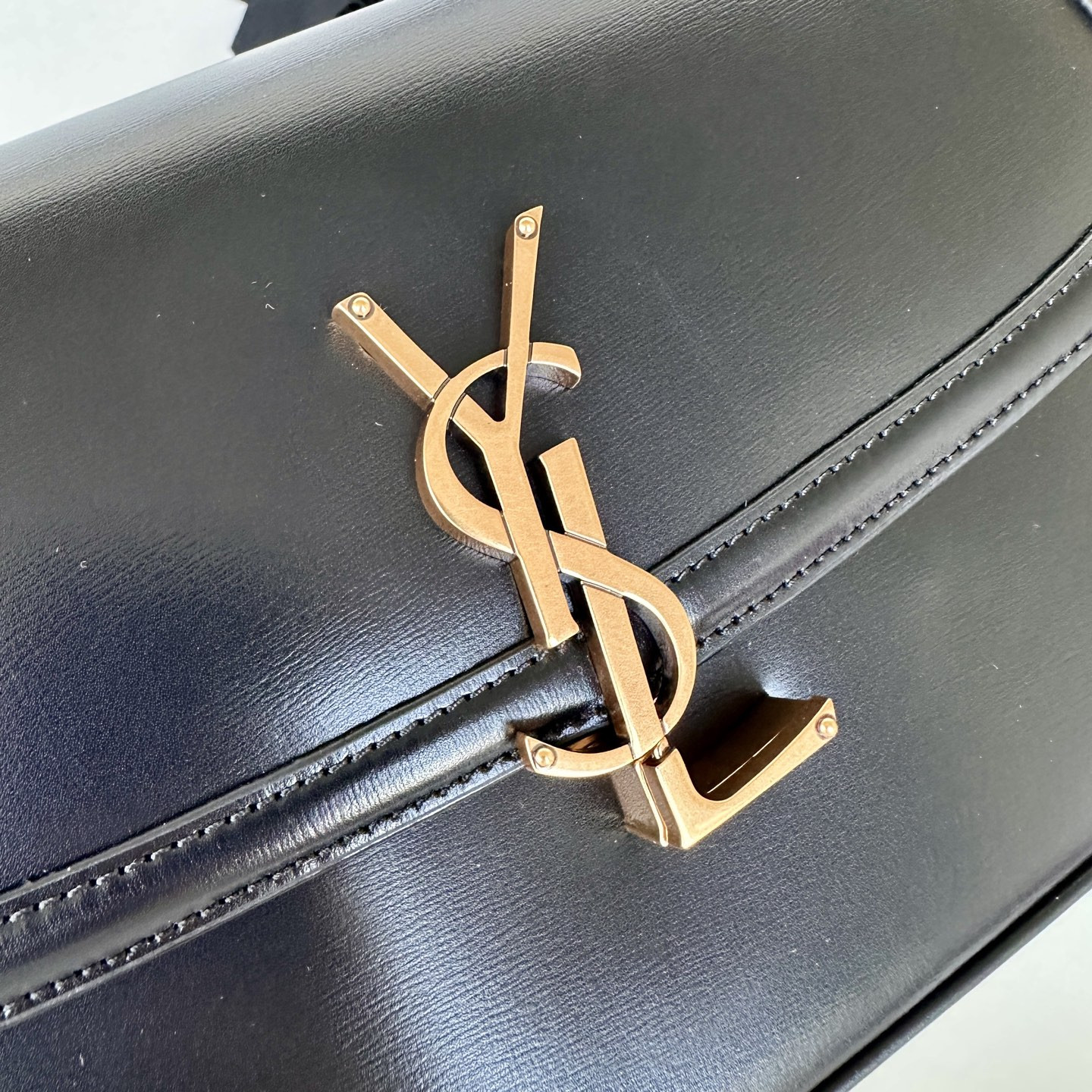 YSL Solferino Medium 24.5 x 15 x 8.5 CM