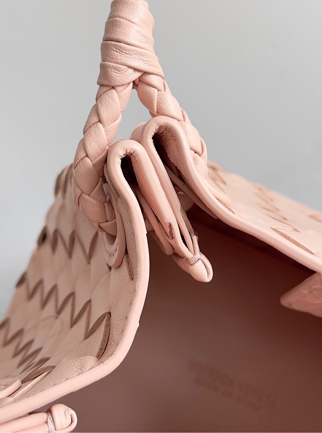 Bottega Veneta Small Parachute 16.5x20x17cm