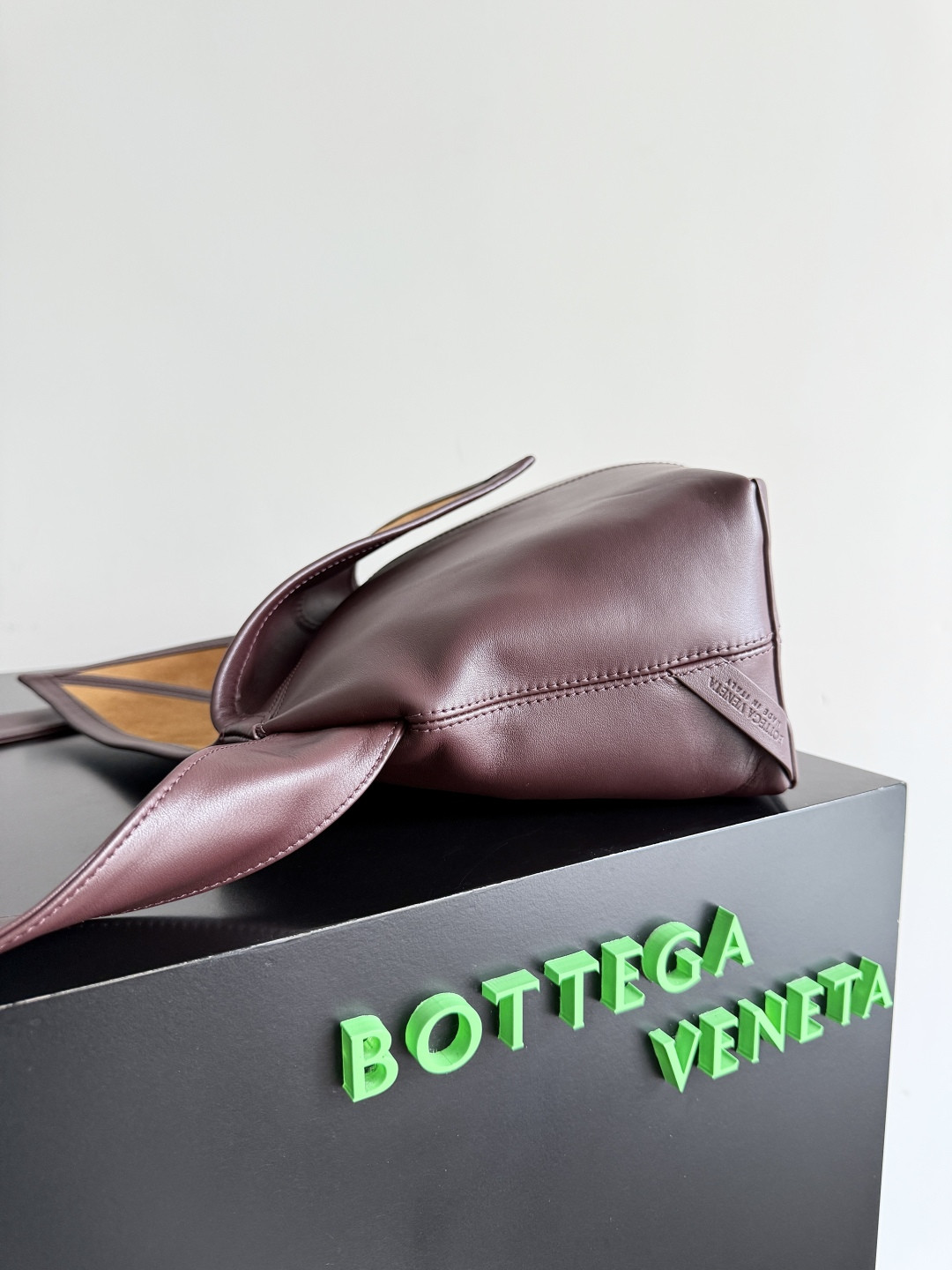 Bottega Veneta Small Sawyer 25x17x12cm