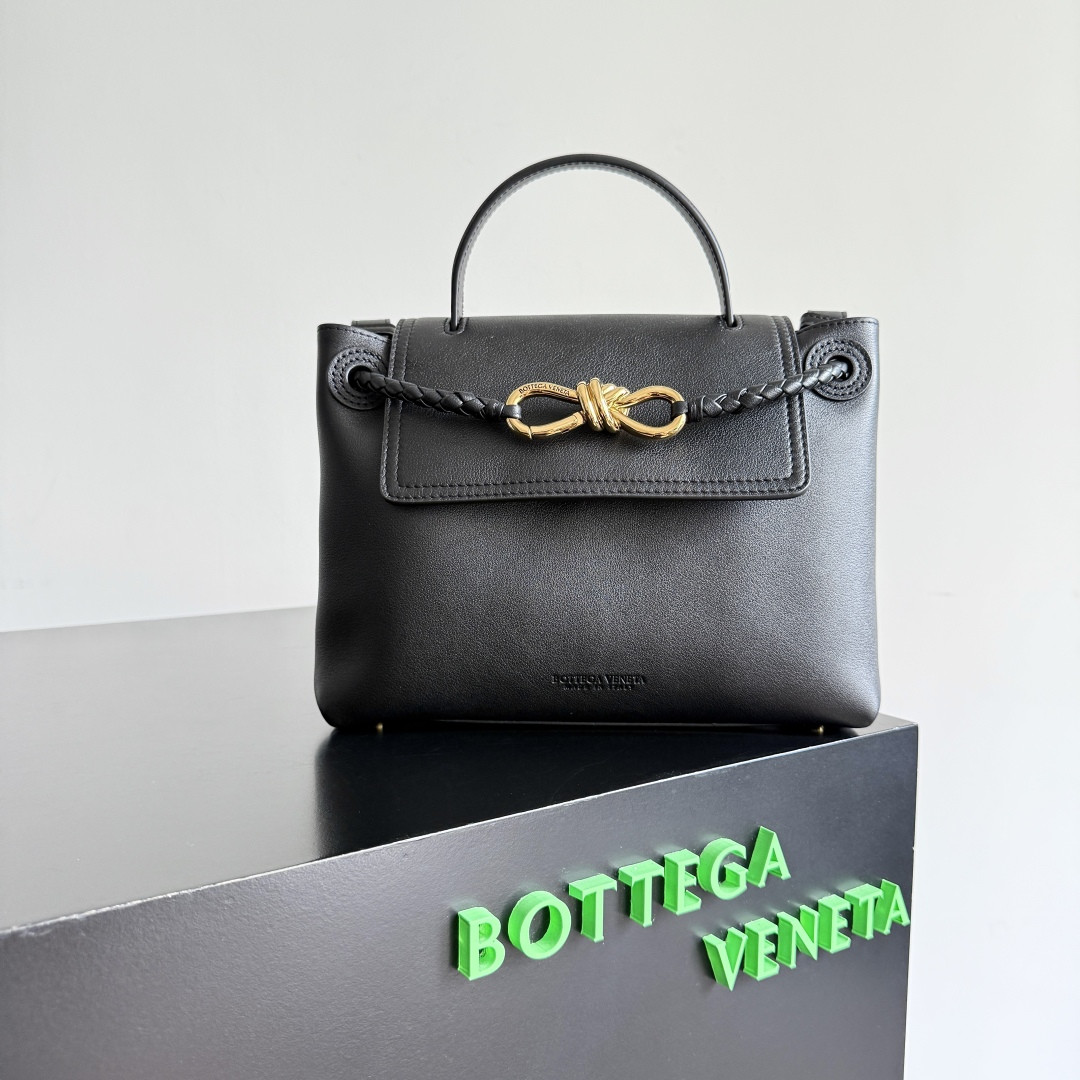 Bottega Veneta Small Ciao Ciao 26x19x10.5cm