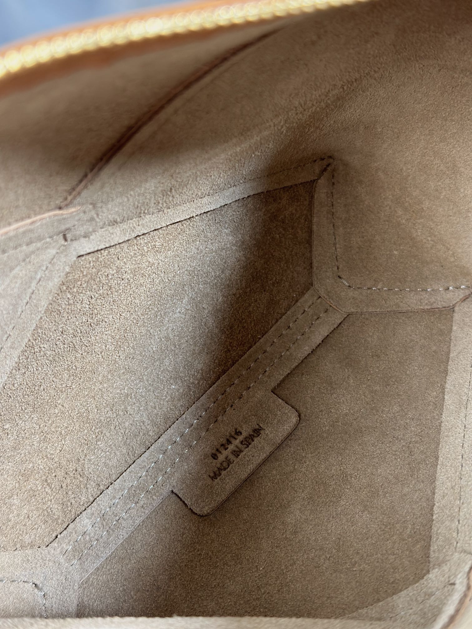 Loewe Puzzle Fold pouch in shiny nappa calfskin 15.5x23x6.5cm