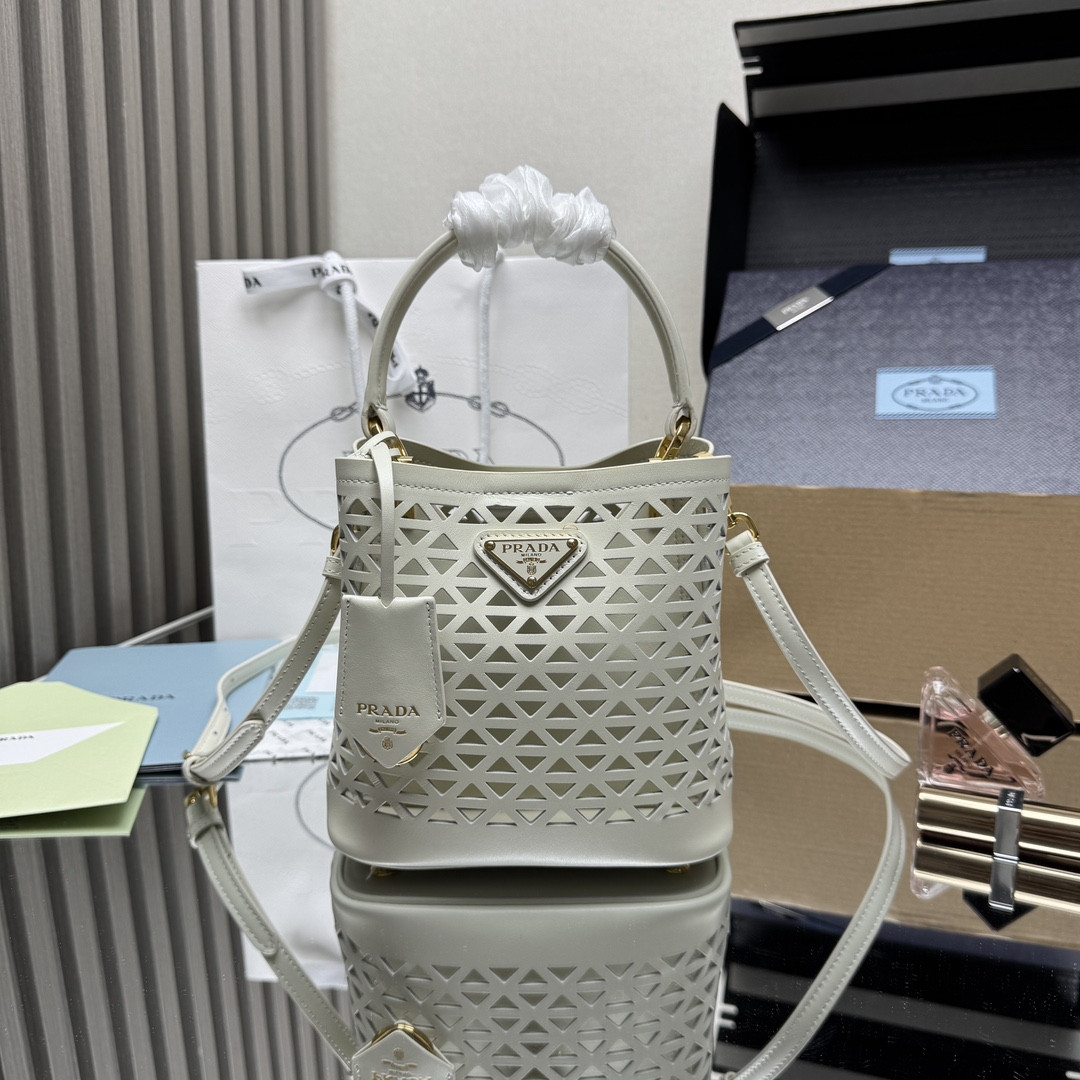 Prada Panier Saffiano leather mini bag 18x17x10.5cm