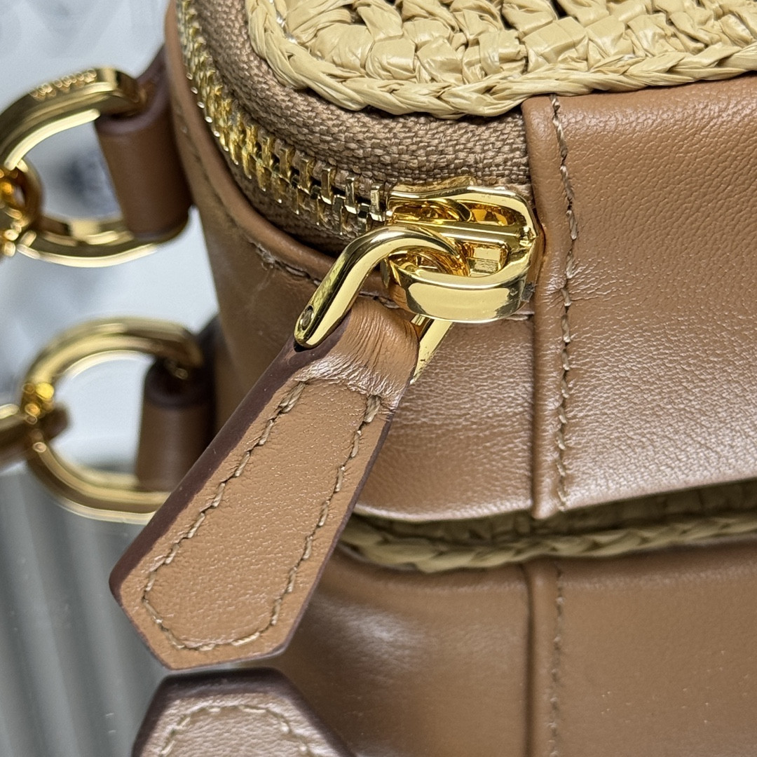 Prada Crochet and leather mini-pouch 6.5x11x2.5cm