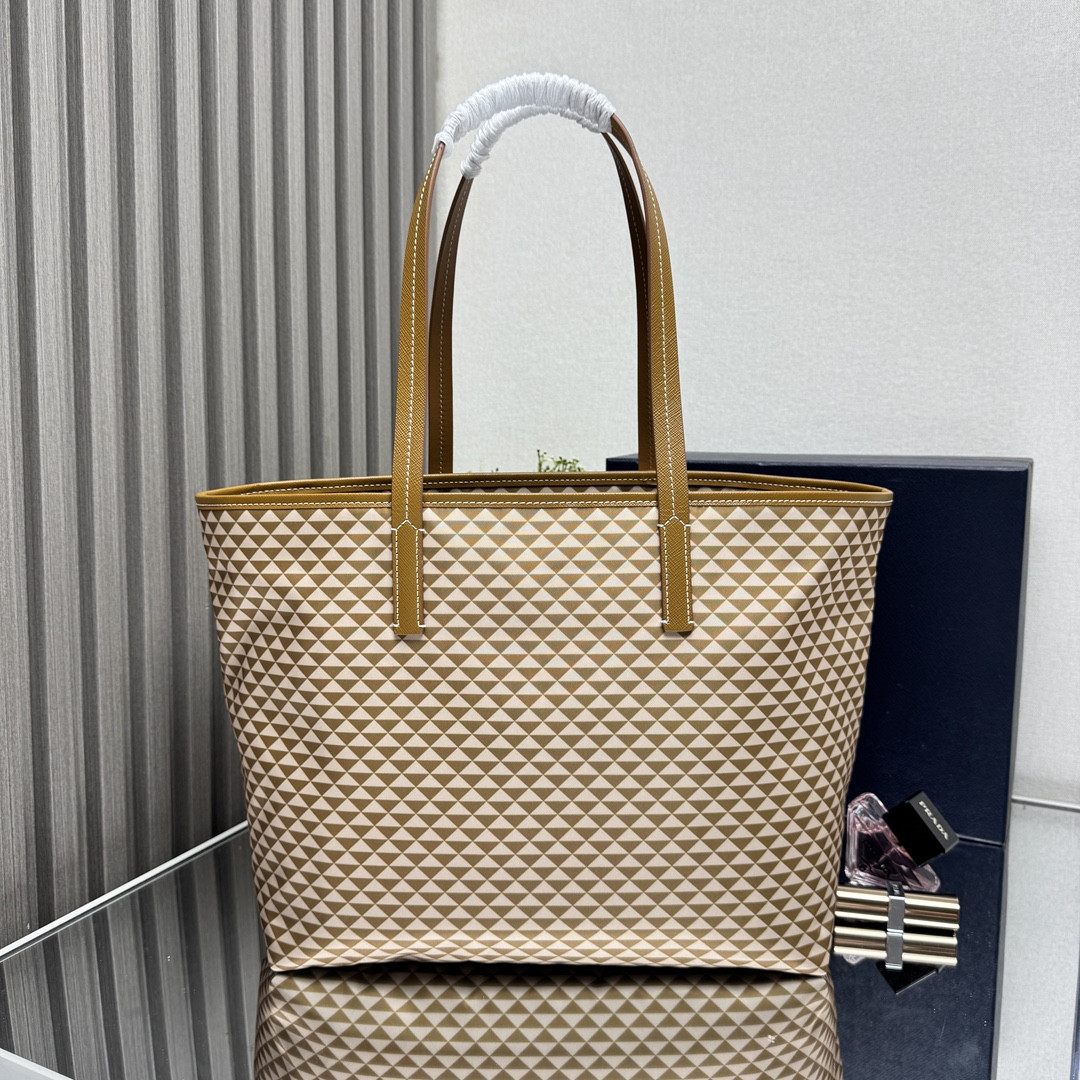 Prada Re-Nylon Tessuto Triangolo Tote Bag 33x29x14cm