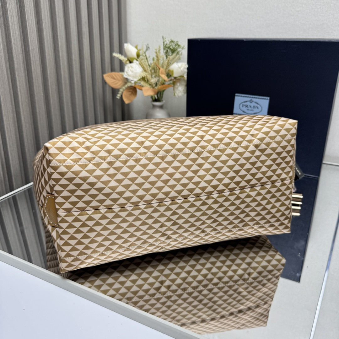 Prada Re-Nylon Tessuto Triangolo Tote Bag 33x29x14cm