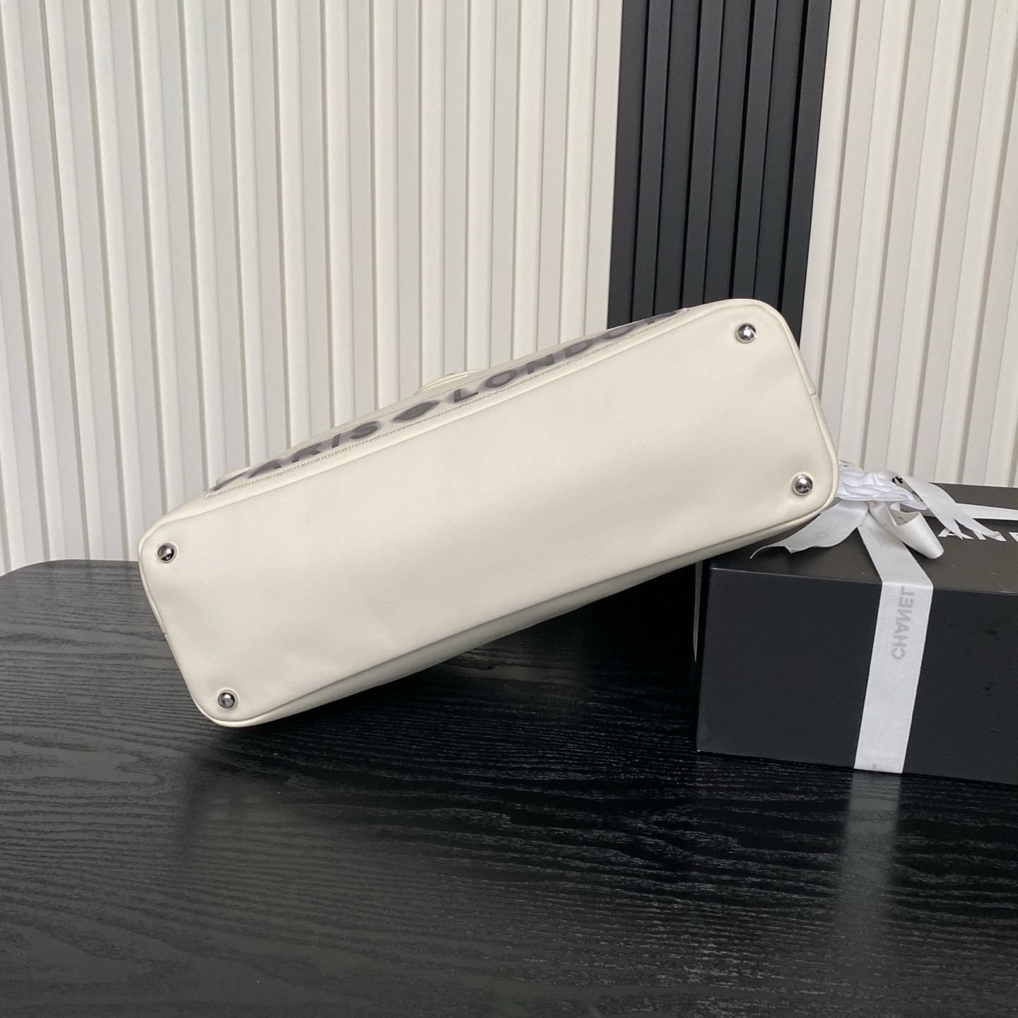 Chanel Vintage Graffiti Tote Airport Bag 36x24x12cm