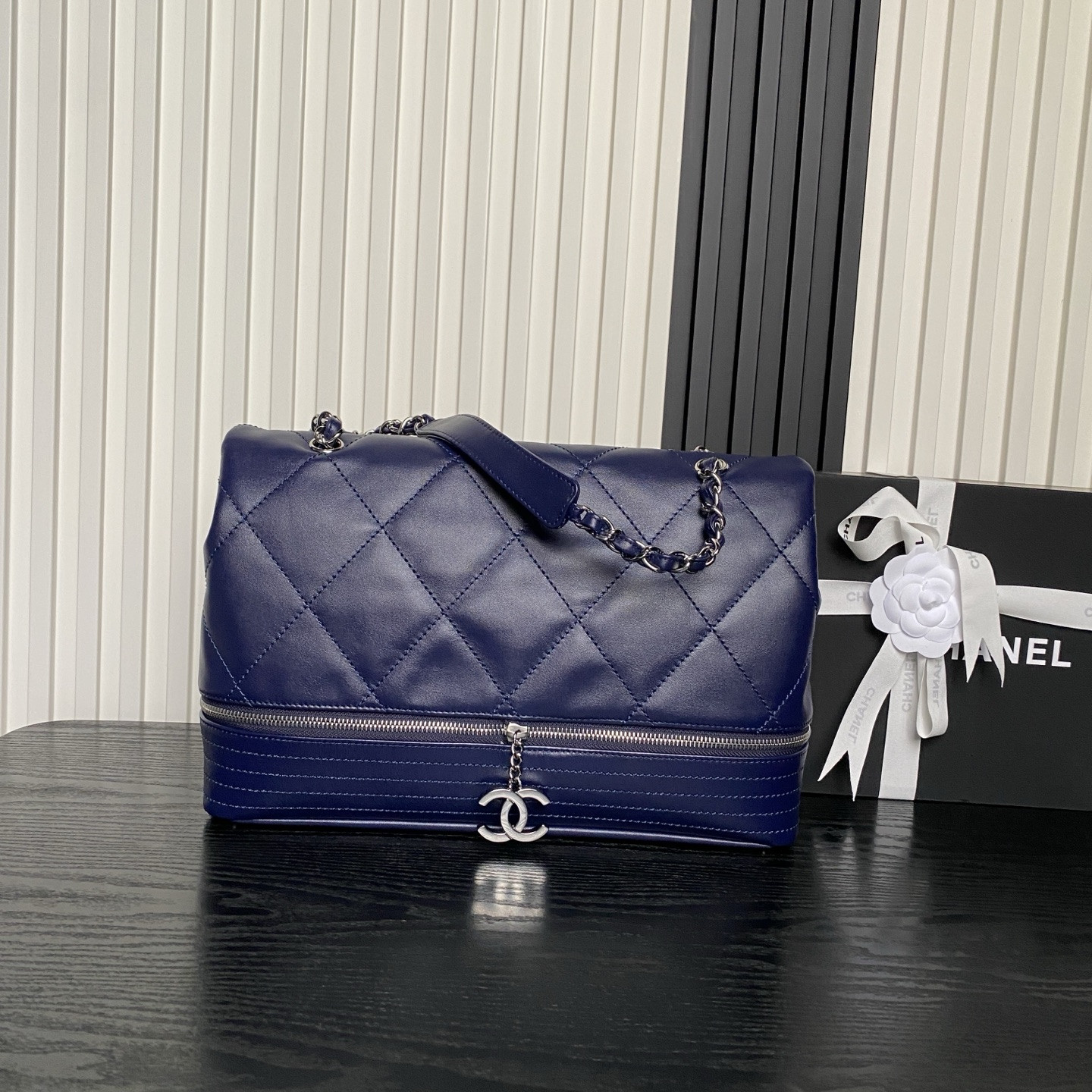 Chanel Vintage Graffiti Tote Airport Bag 36x24x12cm