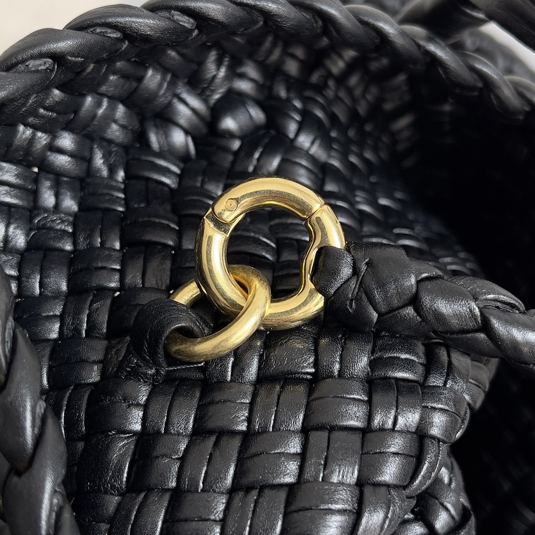 Bottega Veneta Small Tosca 16.5x20x7cm