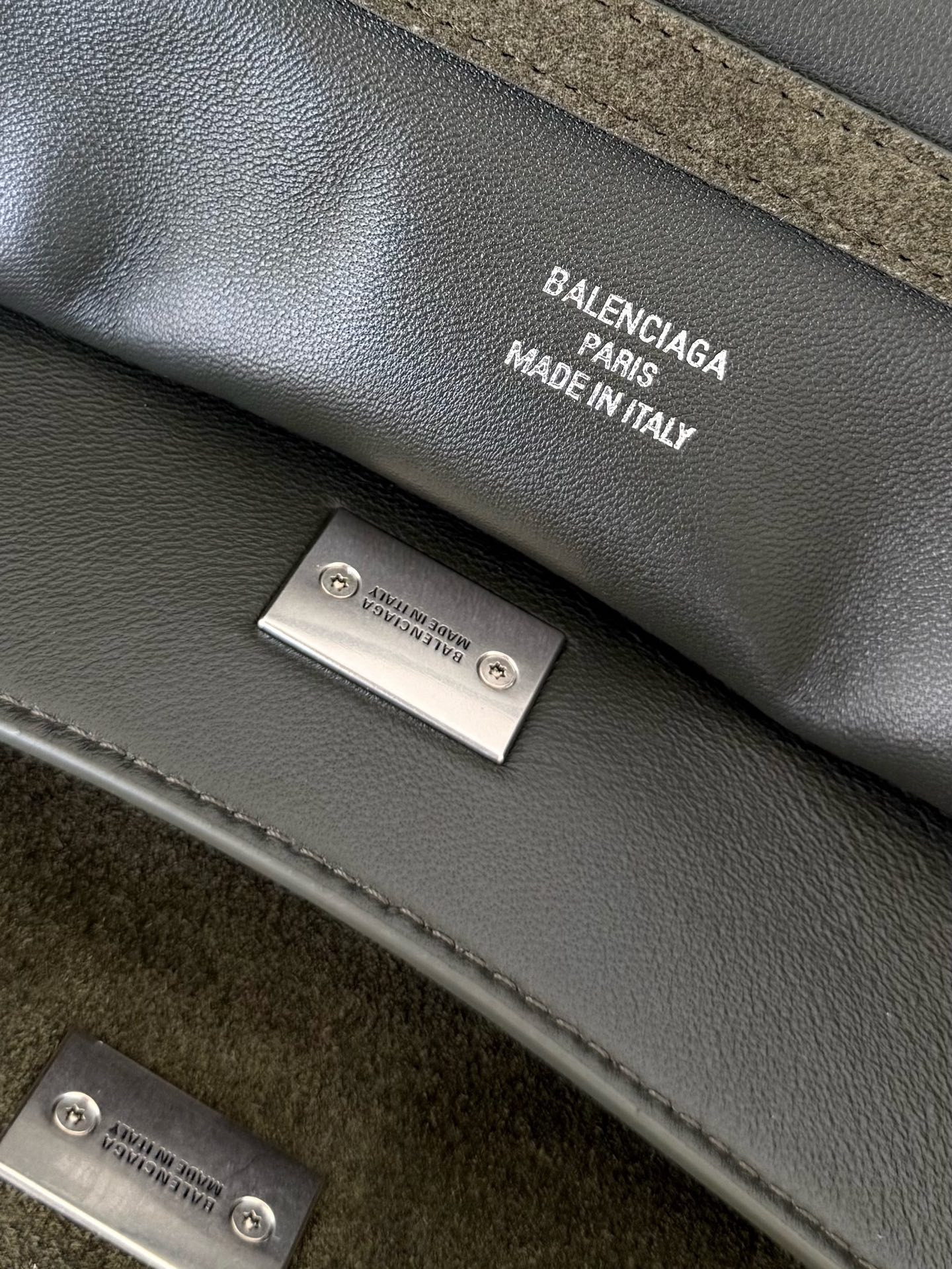 Balenciaga Rodeo Large 39.8x29.9x12.9cm