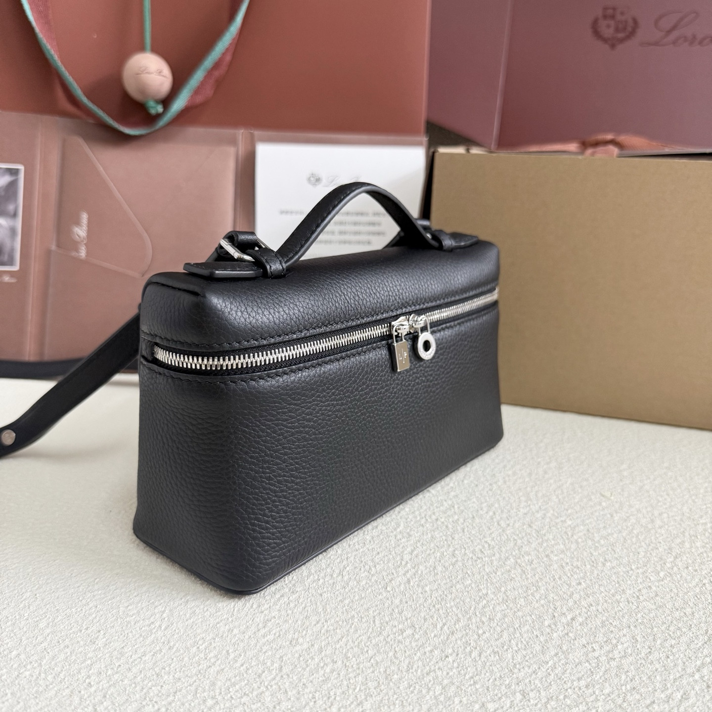 Loro Piana Extra Pocket L19 Grained Calfskin 11 x 19 x 6.5 cm