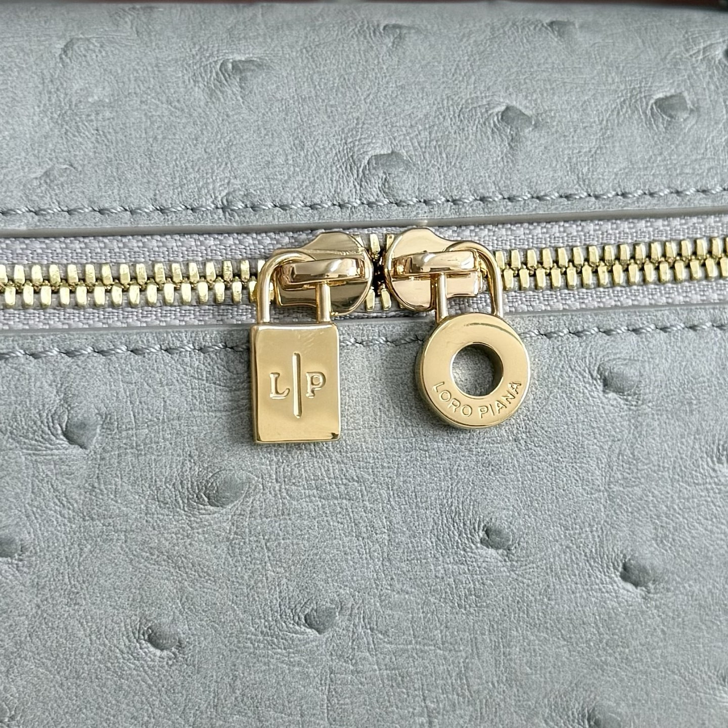 Loro Piana Extra Pocket L19 Ostrich-grained Leather 11 x 19 x 6.5 cm