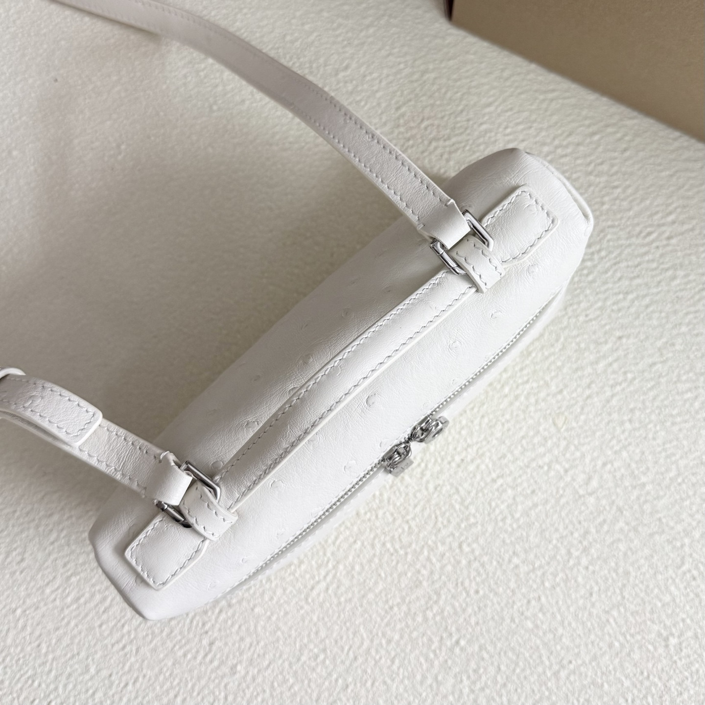 Loro Piana Extra Pocket L19 Ostrich-grained Leather 11 x 19 x 6.5 cm