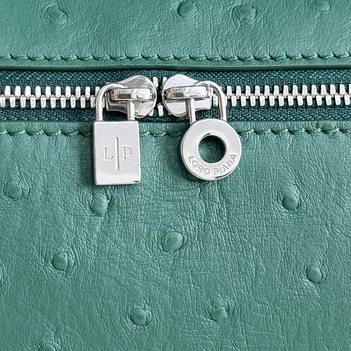 Loro Piana Extra Pocket L19 Ostrich-grained Leather 11 x 19 x 6.5 cm