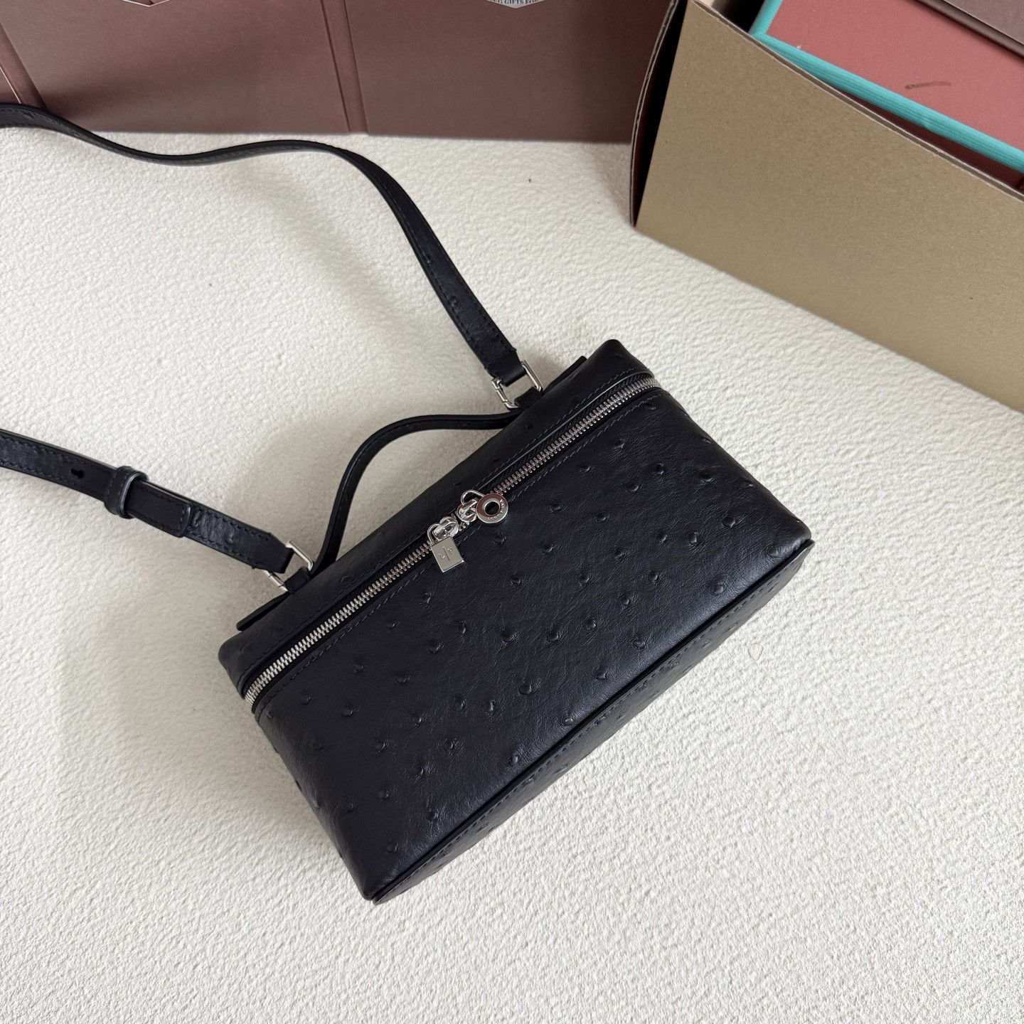 Loro Piana Extra Pocket L19 Ostrich-grained Leather 11 x 19 x 6.5 cm