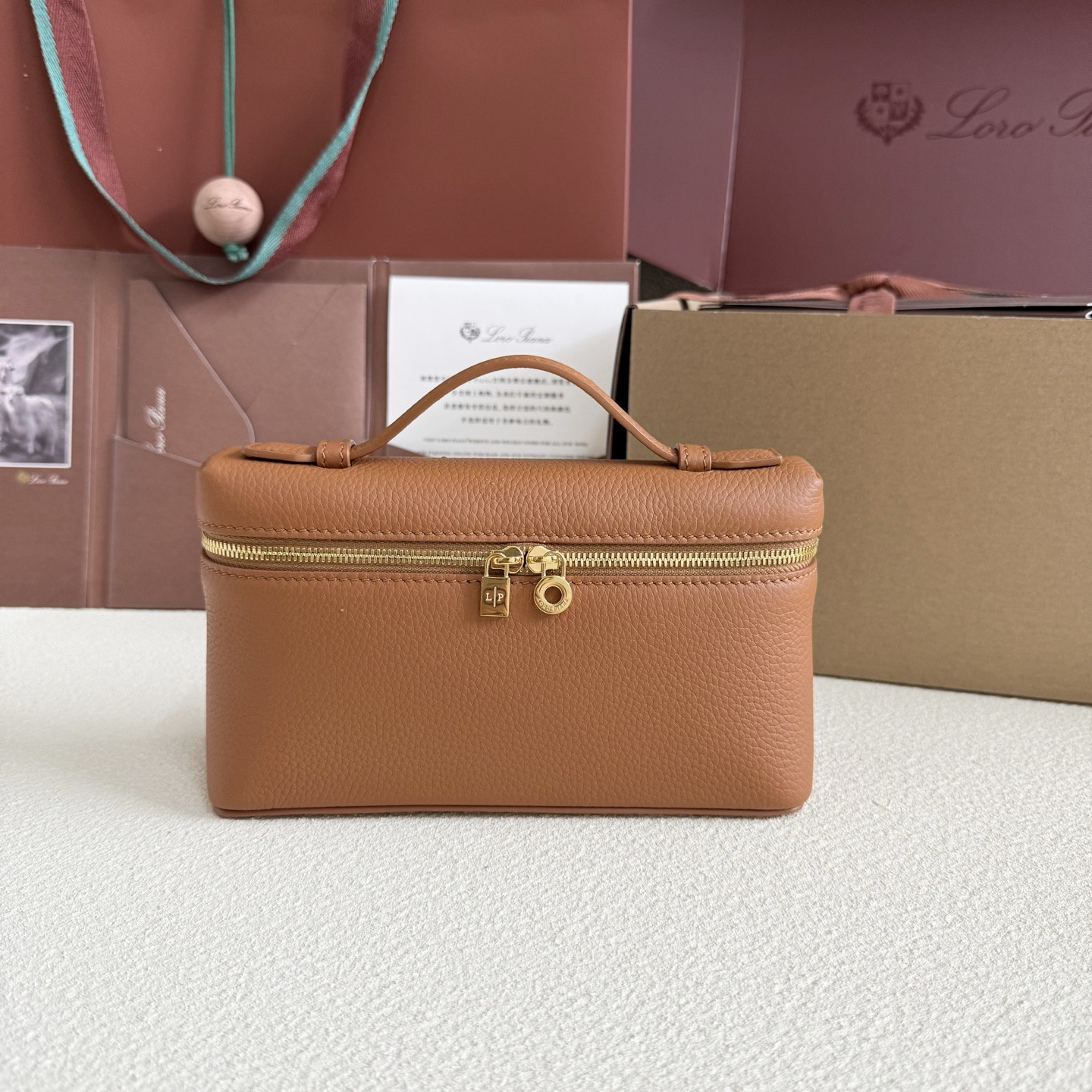 Loro Piana Extra Pocket L19 Grained Calfskin 11 x 19 x 6.5 cm