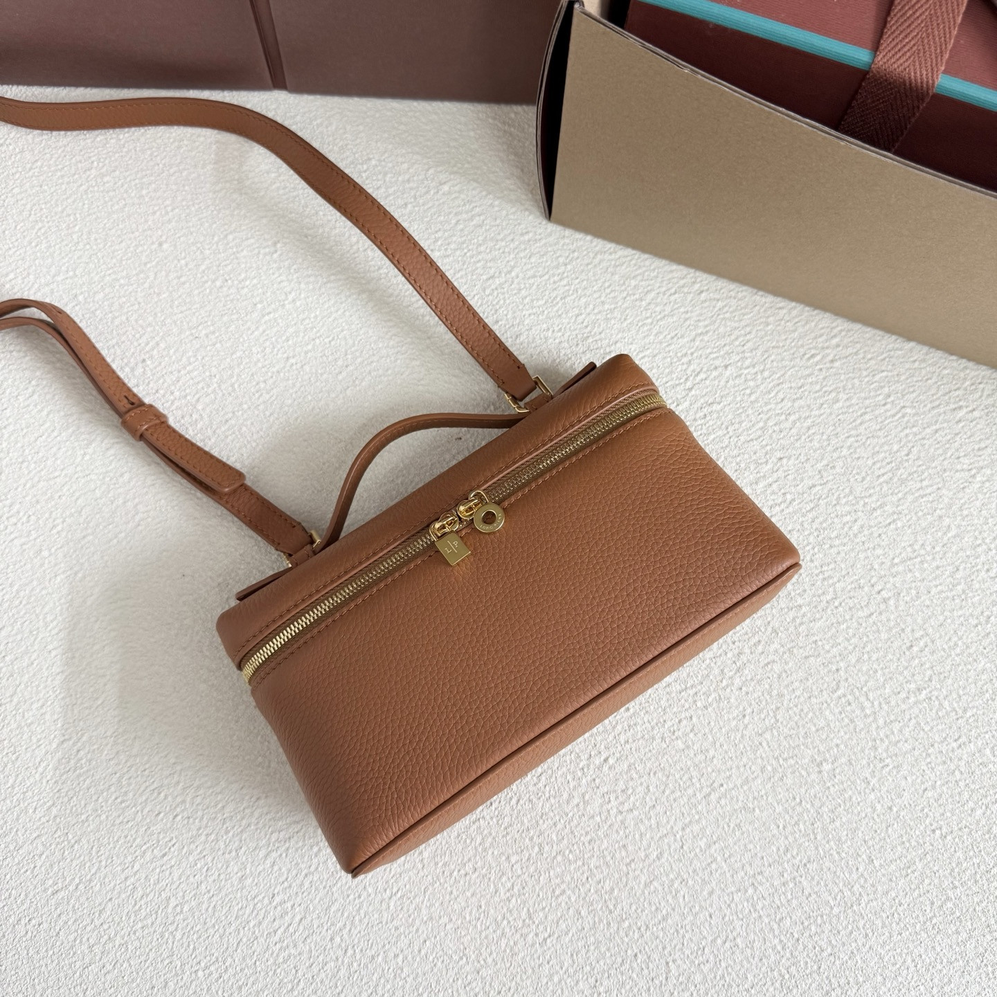 Loro Piana Extra Pocket L19 Grained Calfskin 11 x 19 x 6.5 cm