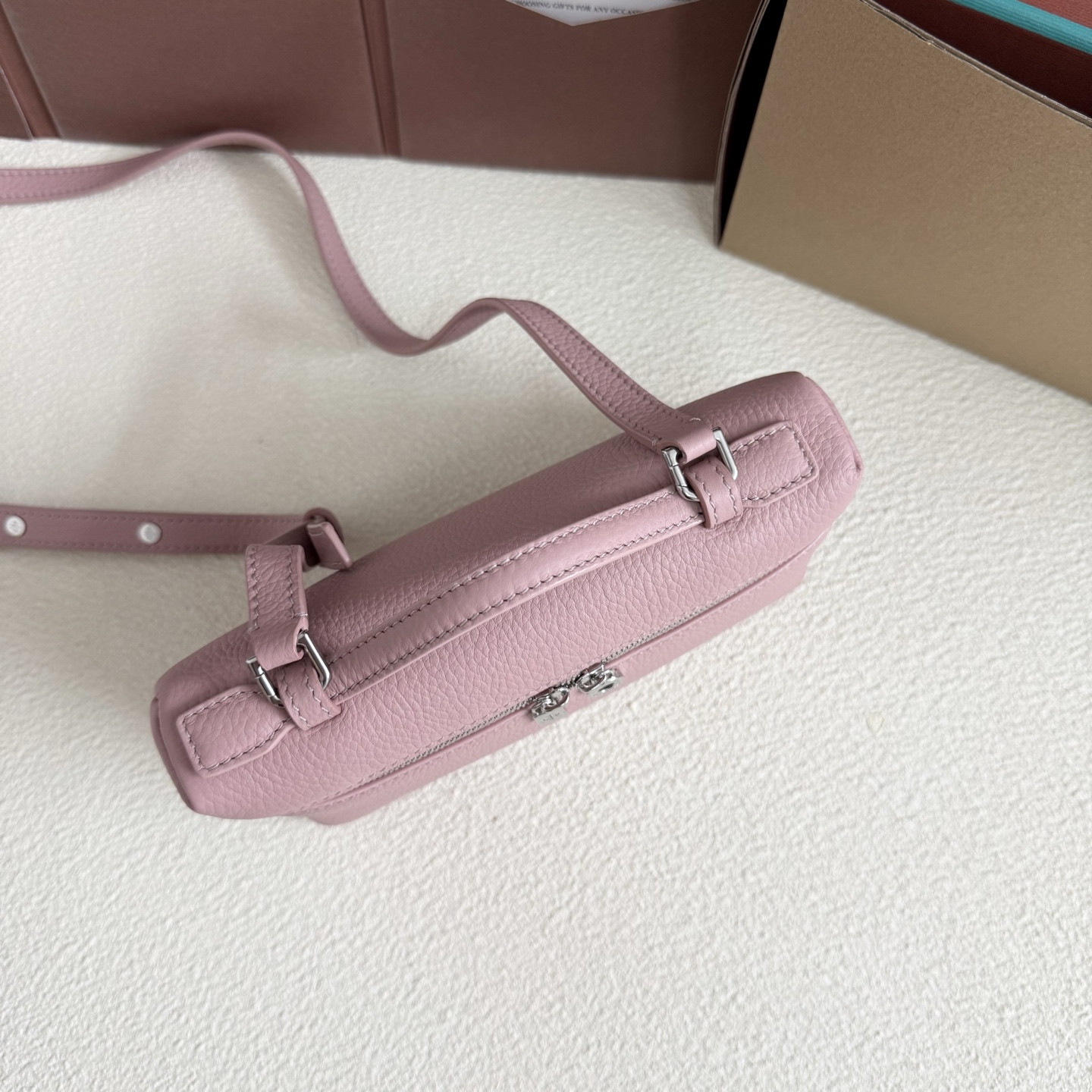 Loro Piana Extra Pocket L19 Grained Calfskin 11 x 19 x 6.5 cm