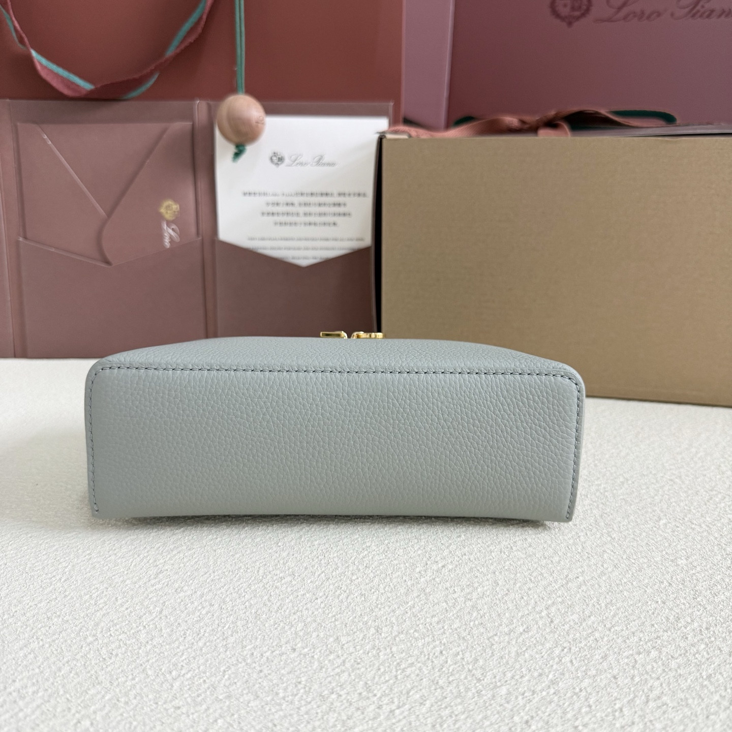 Loro Piana Extra Pocket L19 Grained Calfskin 11 x 19 x 6.5 cm