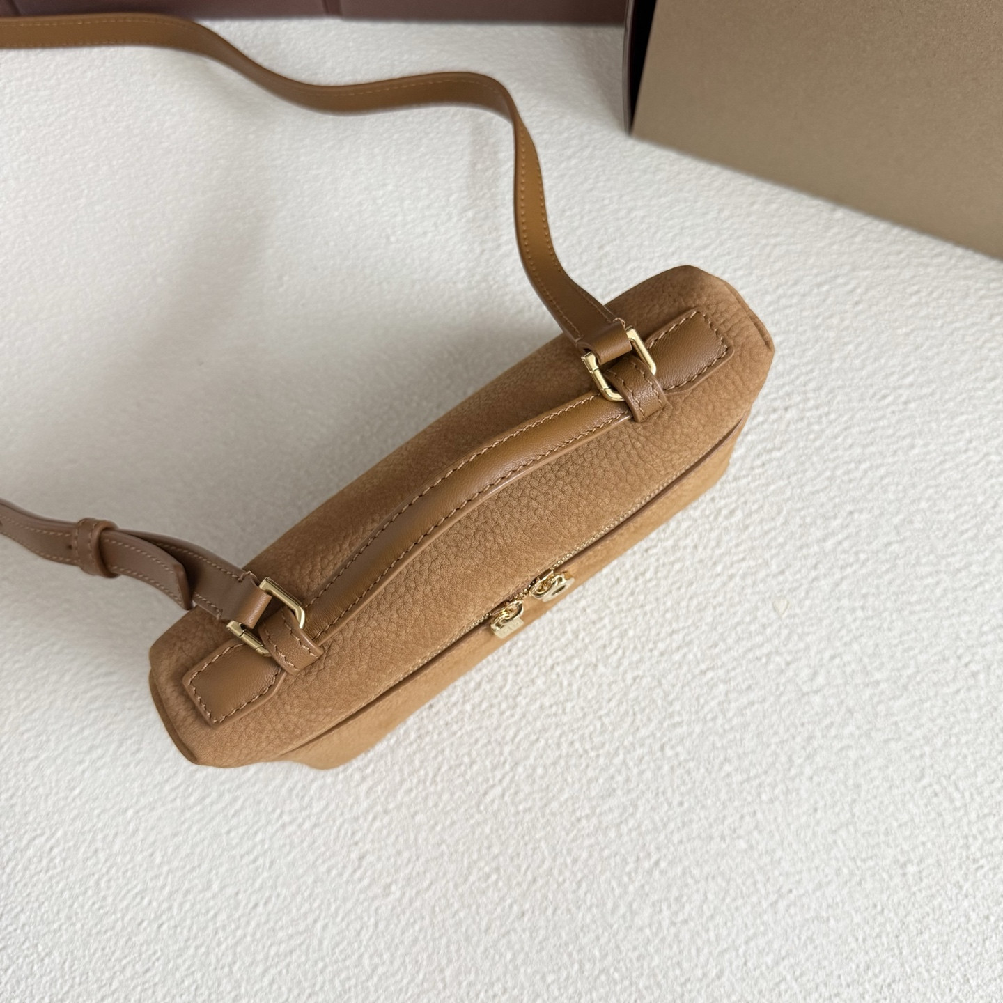 Loro Piana Extra Pocket L19 Grained Calfskin 11 x 19 x 6.5 cm