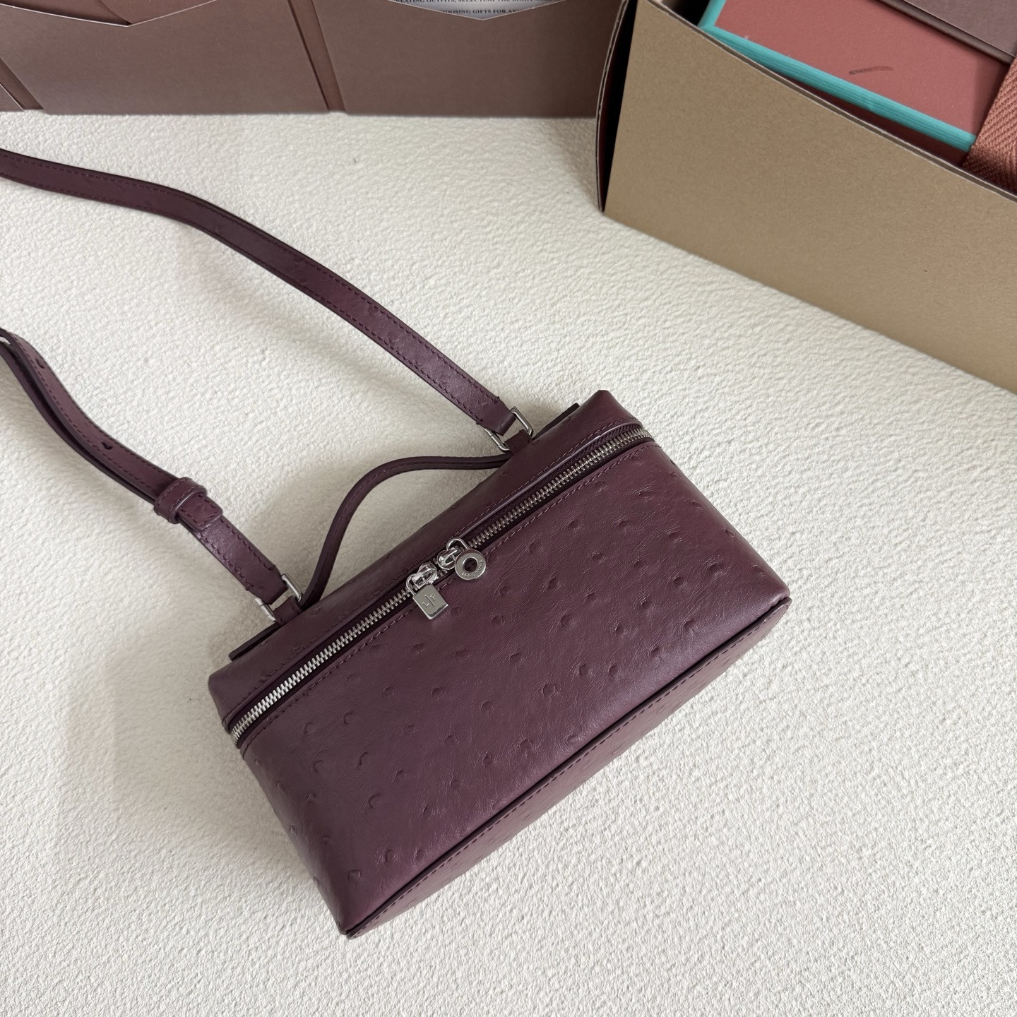 Loro Piana Extra Pocket L19 Ostrich-grained Leather 11 x 19 x 6.5 cm