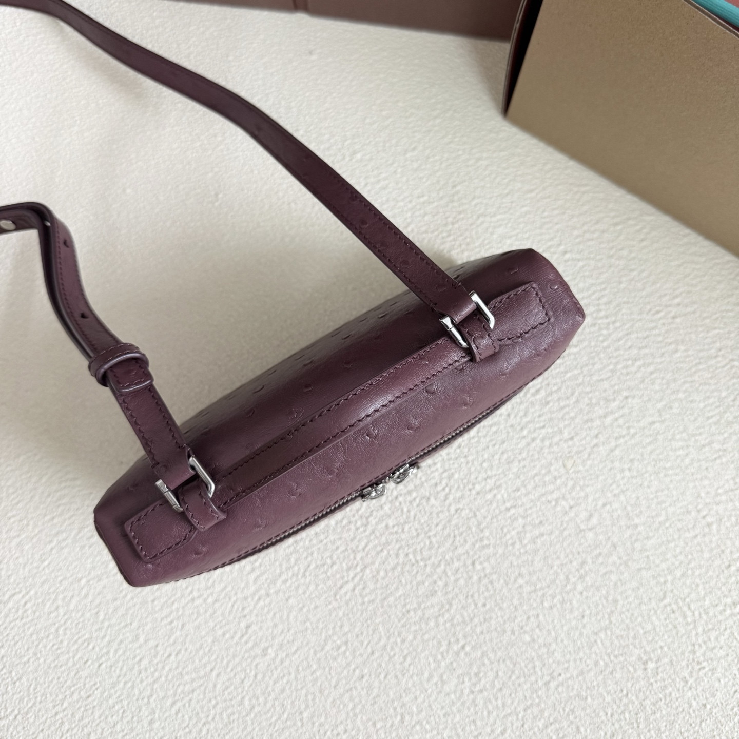 Loro Piana Extra Pocket L19 Ostrich-grained Leather 11 x 19 x 6.5 cm