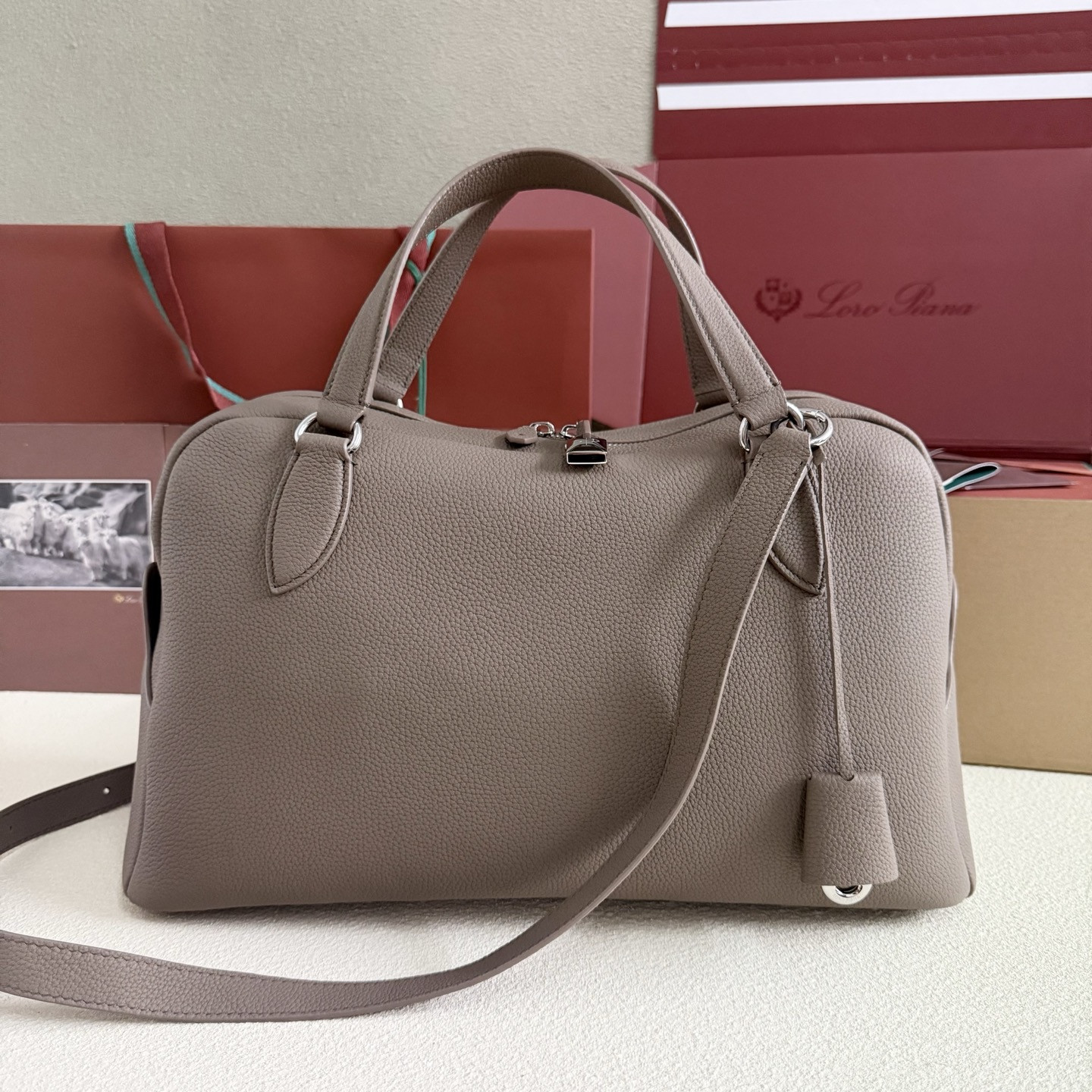 Loro Piana Needle 38x22x16cm