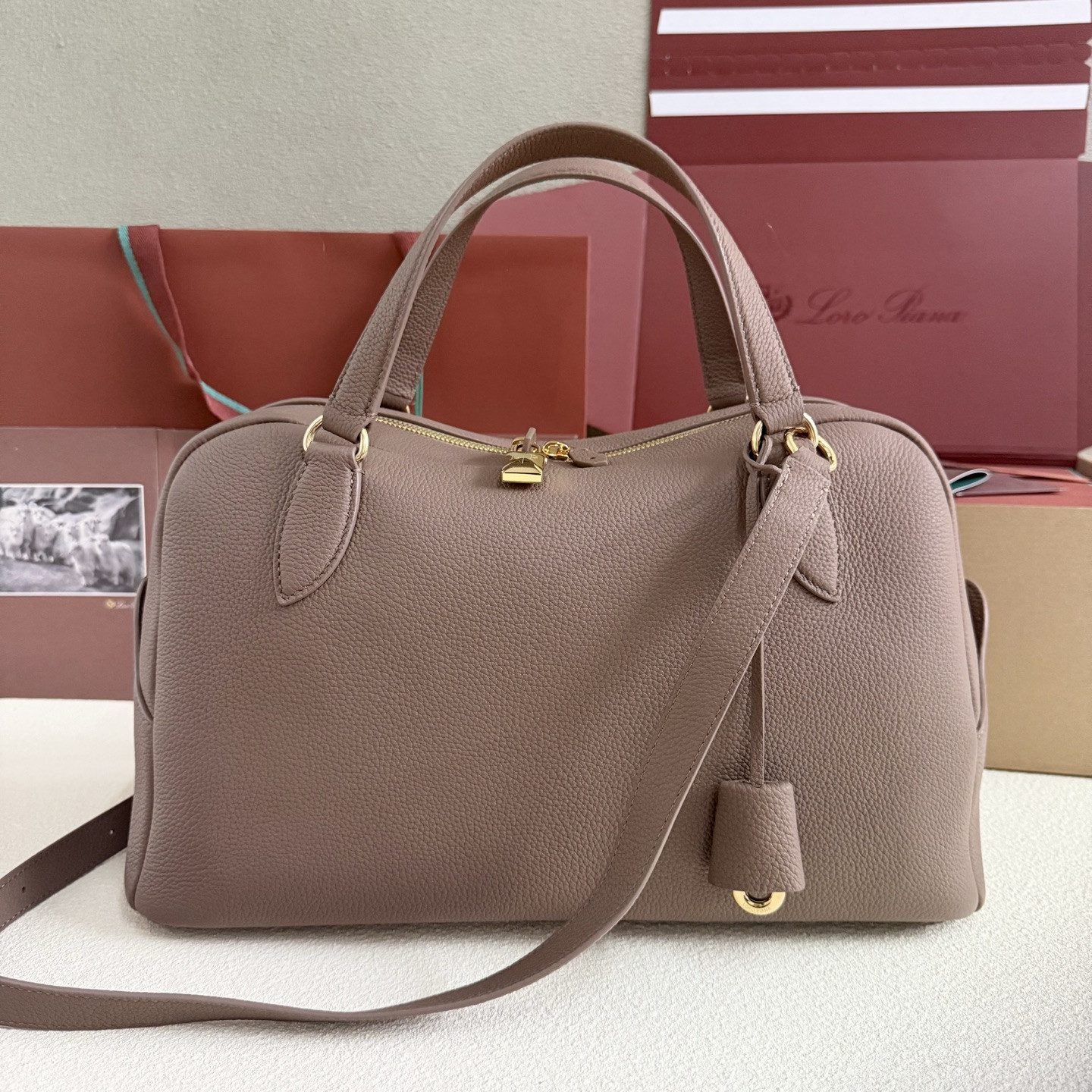 Loro Piana Needle 38x22x16cm