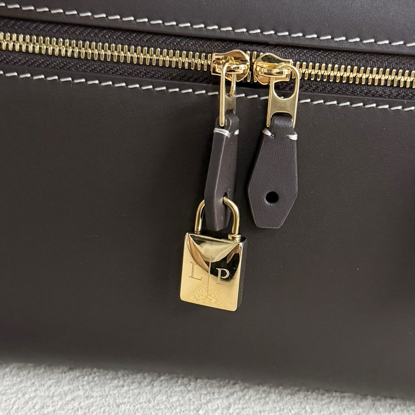 Loro Piana Extra Clutch L29 29x14x3cm