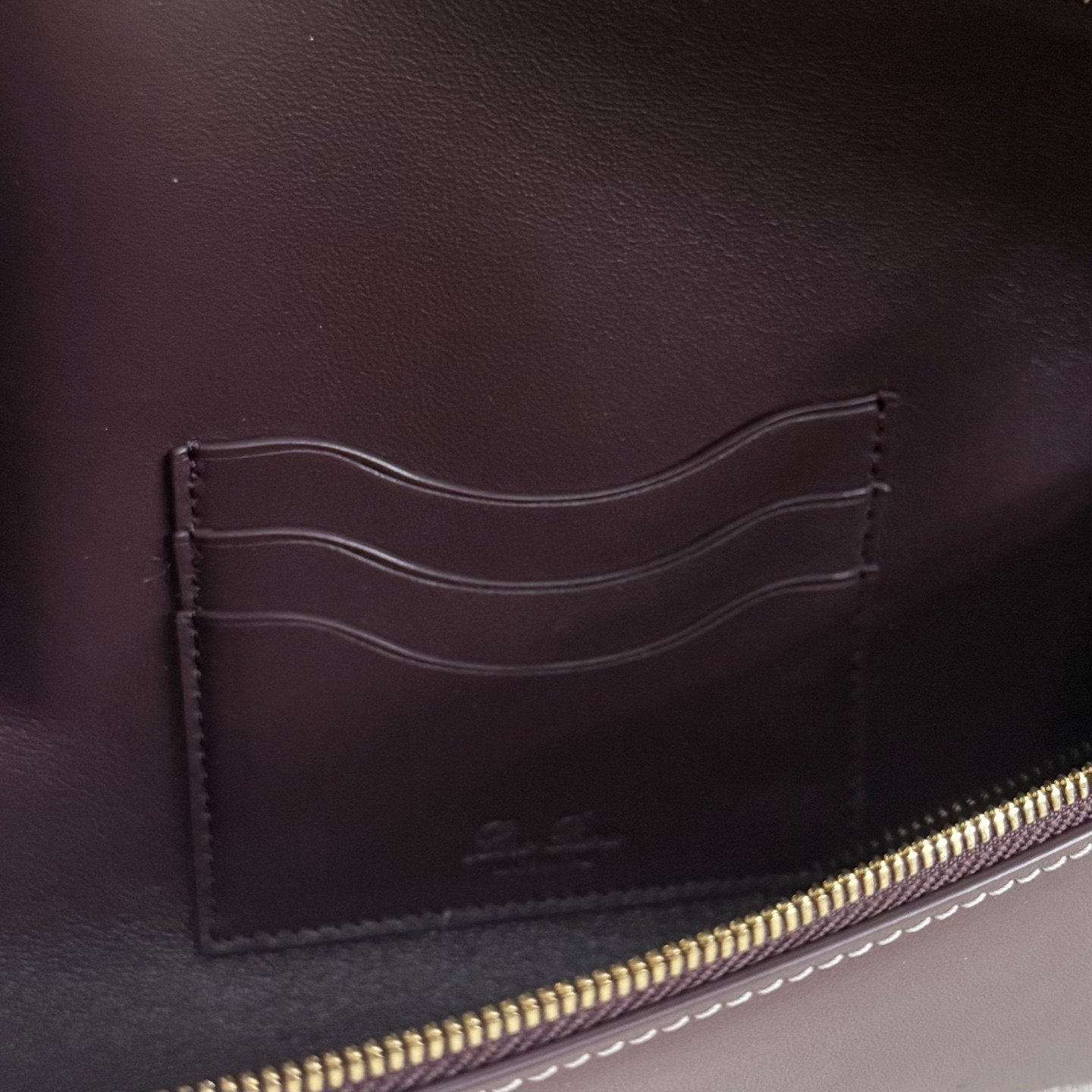 Loro Piana Extra Clutch L29 29x14x3cm