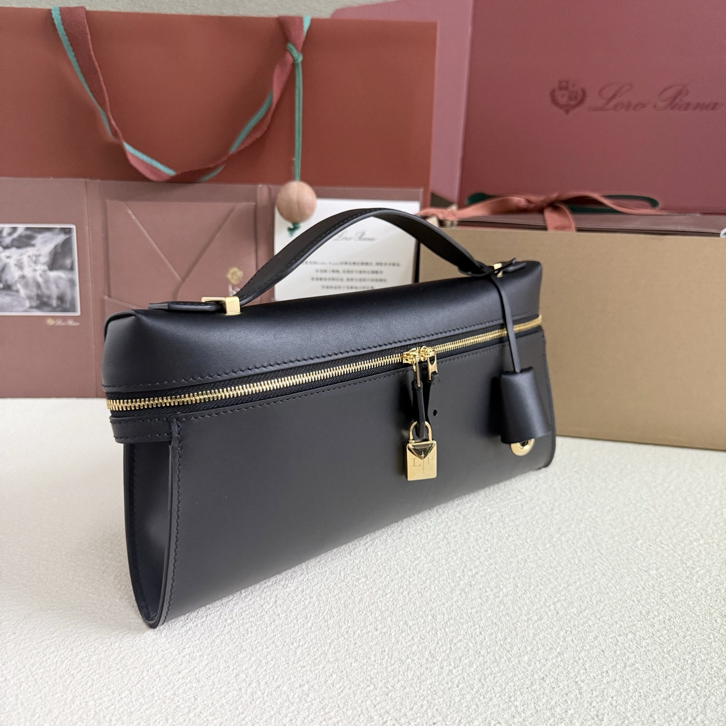 Loro Piana Extra Clutch L29 29x14x3cm