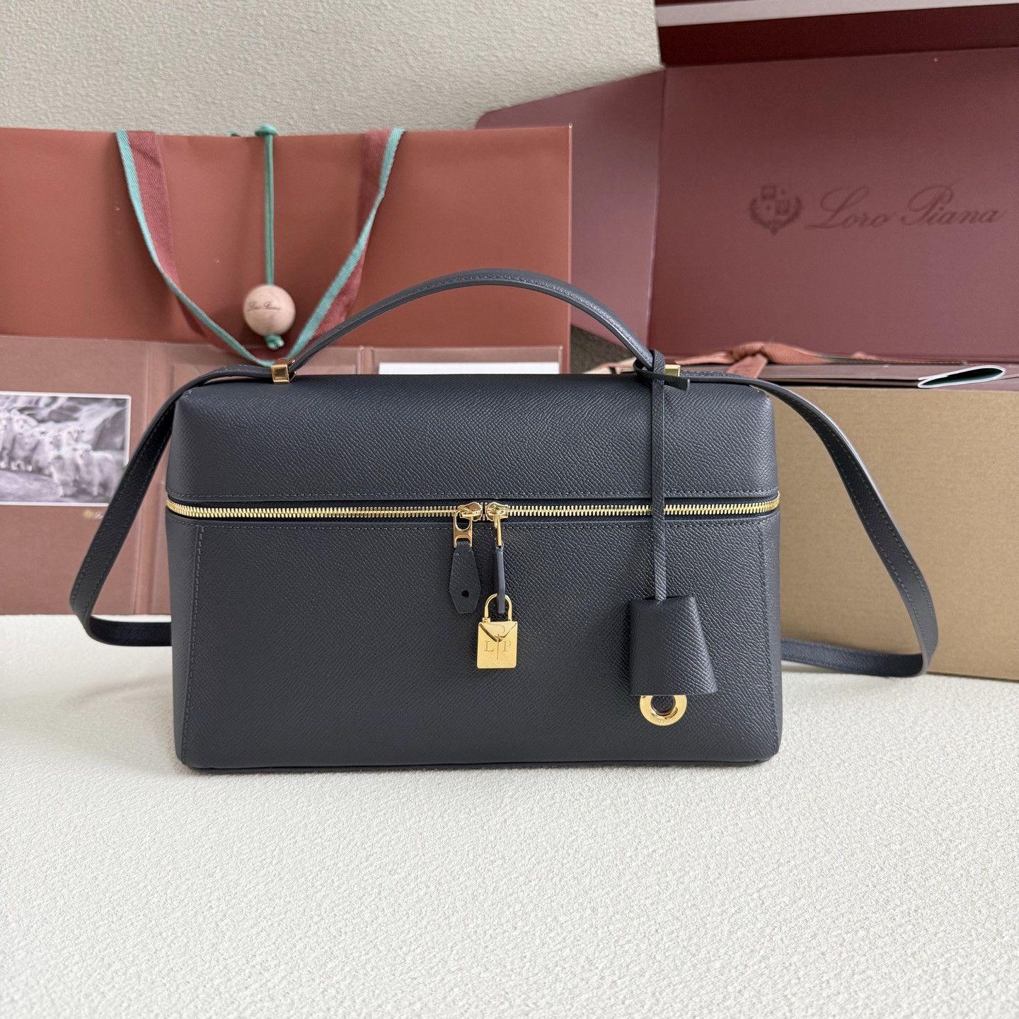 Loro Piana Extra Pocket L27 Calfskin 16x27x10cm