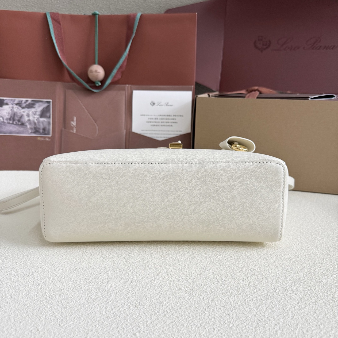 Loro Piana Extra Pocket L27 Calfskin 16x27x10cm